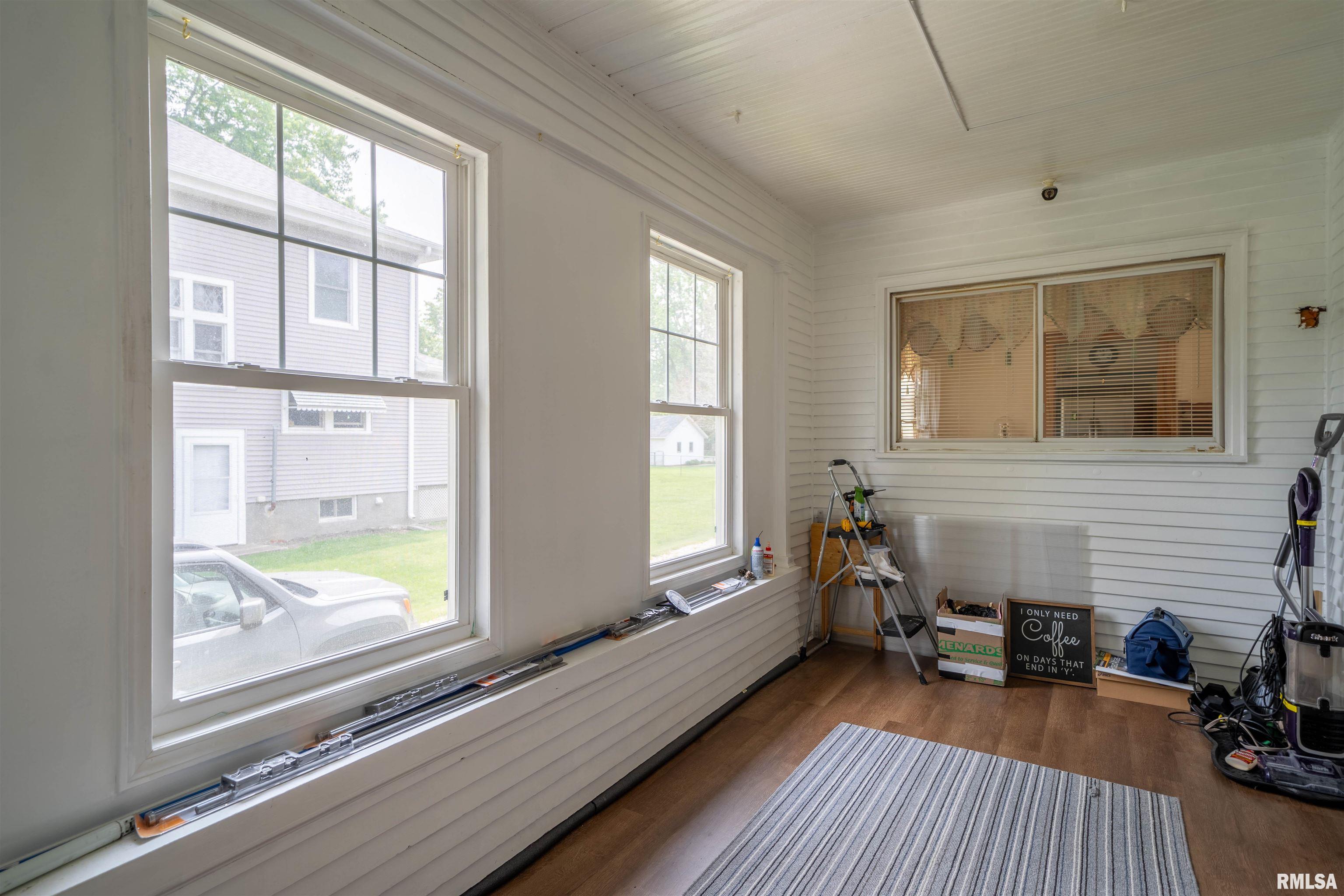602 W Adams Street, Abingdon, Illinois image 4
