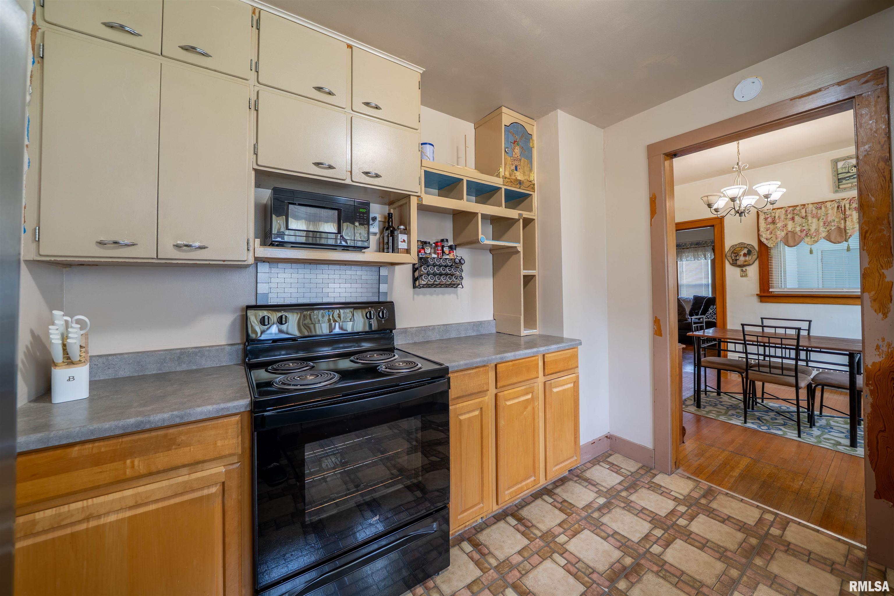 602 W Adams Street, Abingdon, Illinois image 14