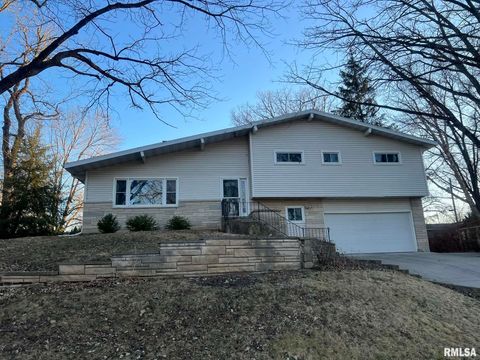 Homes For Sale - 292 Jana Road<br/> Macomb, IL 61455