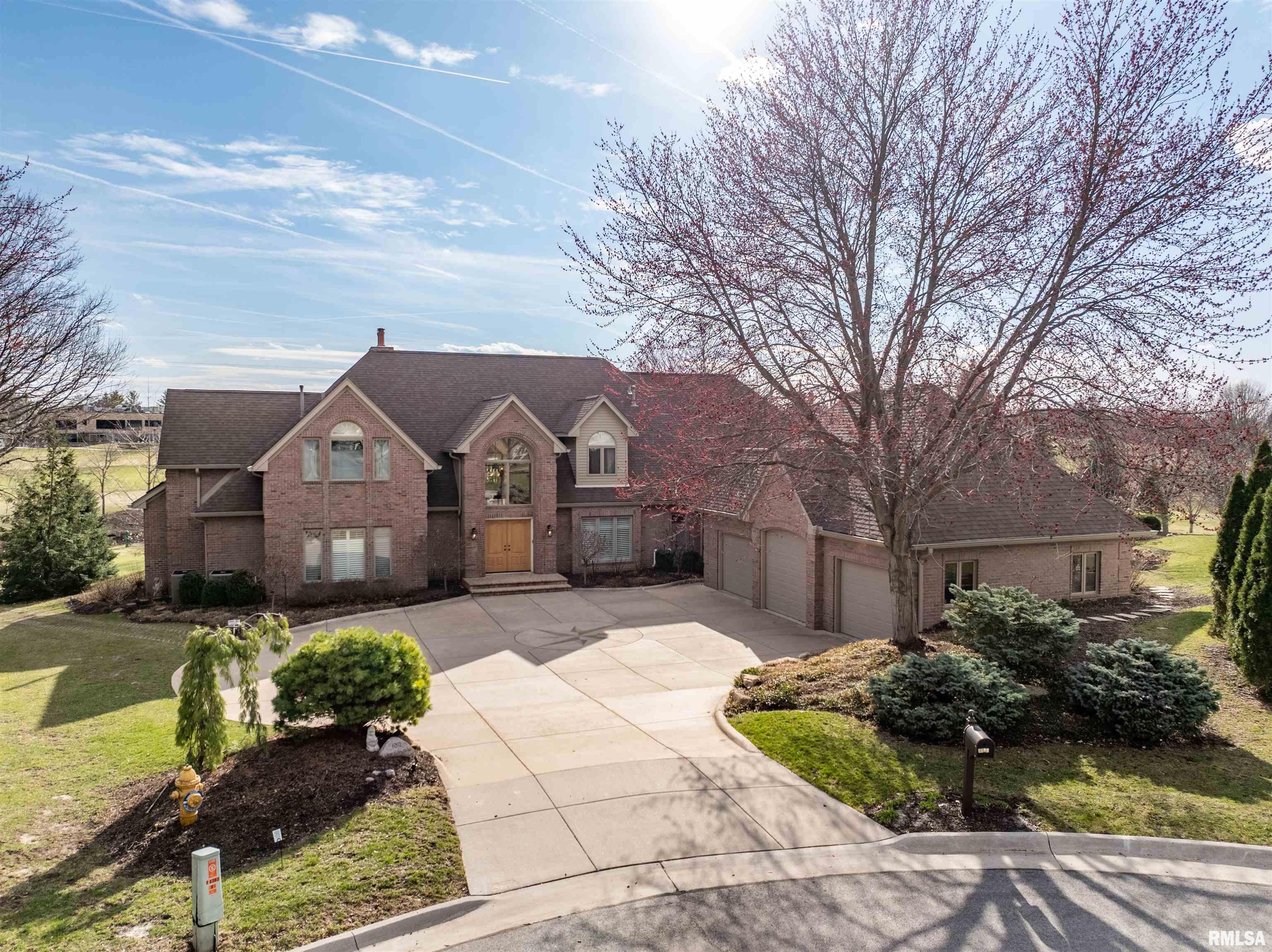 6202 Crow Valley Drive, Bettendorf, Iowa image 2