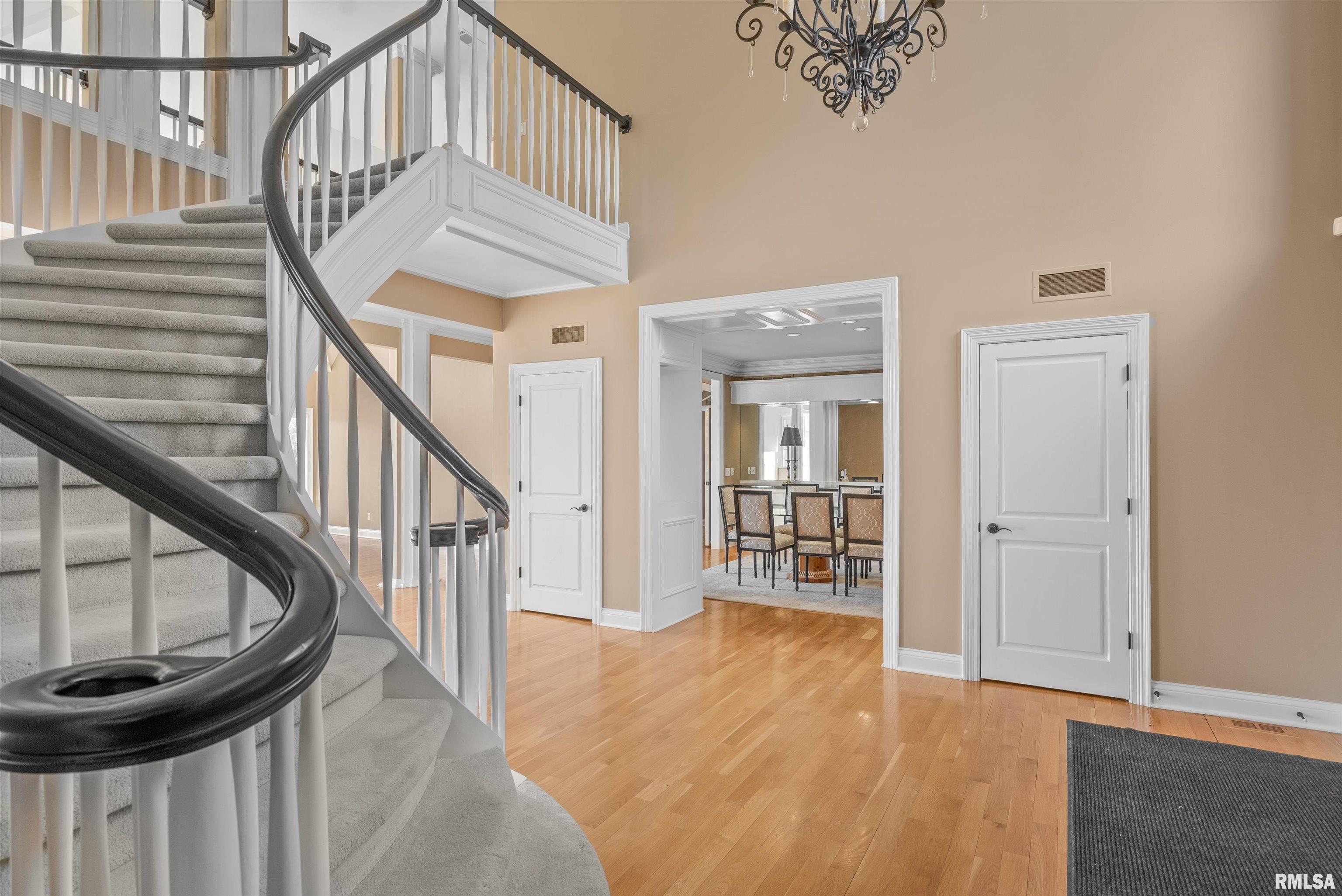 6202 Crow Valley Drive, Bettendorf, Iowa image 13