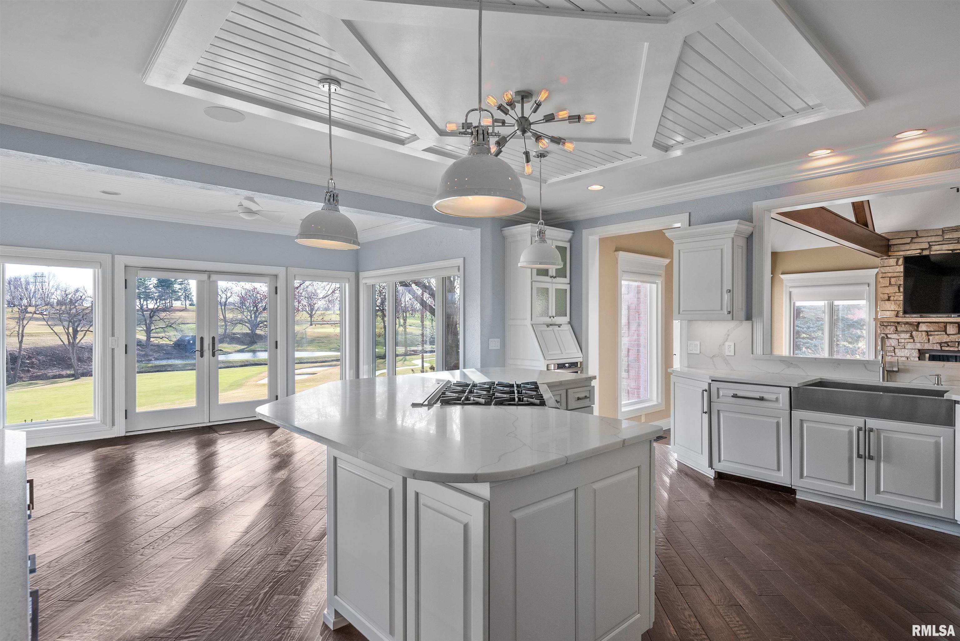 6202 Crow Valley Drive, Bettendorf, Iowa image 8