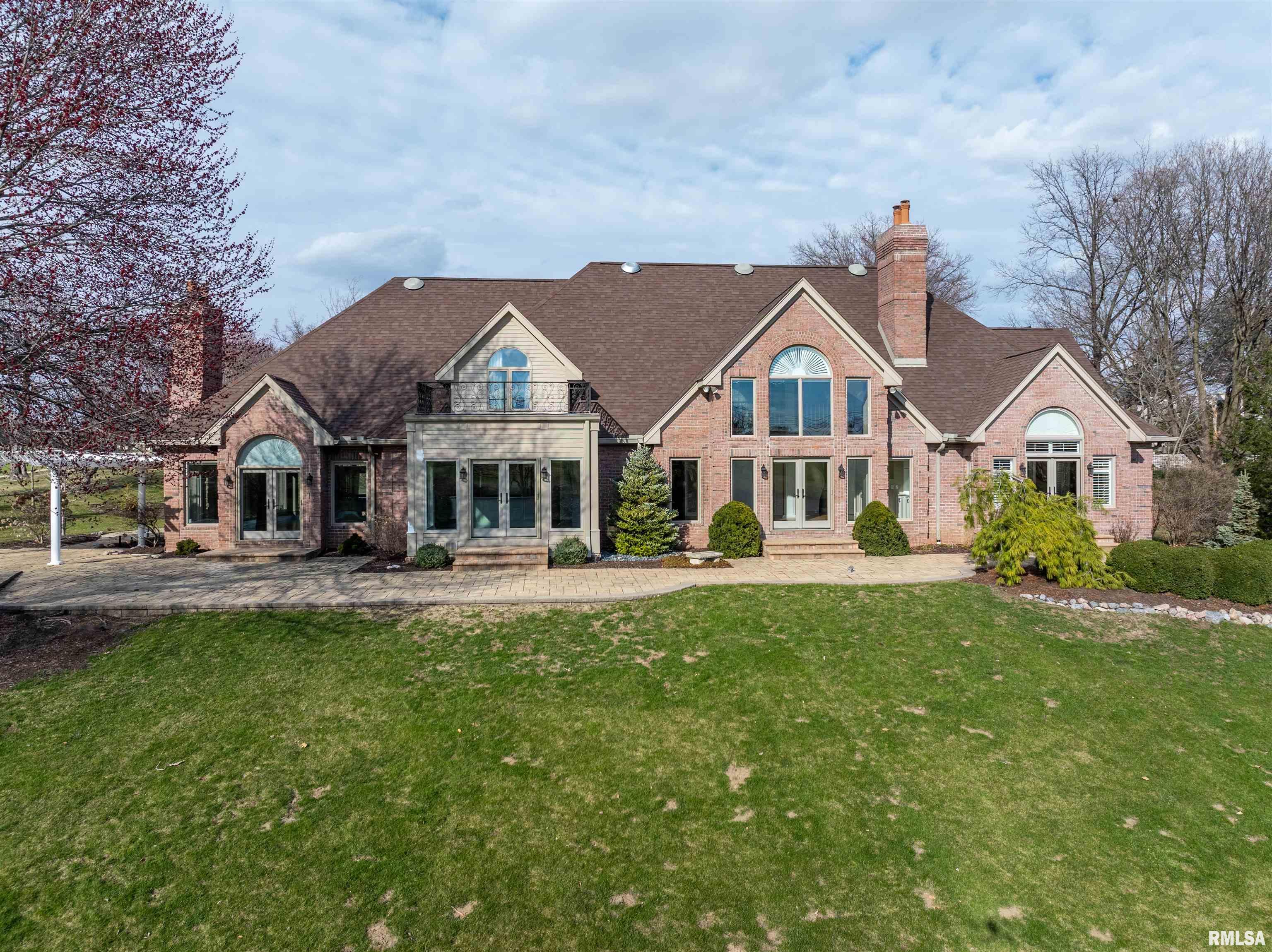 6202 Crow Valley Drive, Bettendorf, Iowa image 3