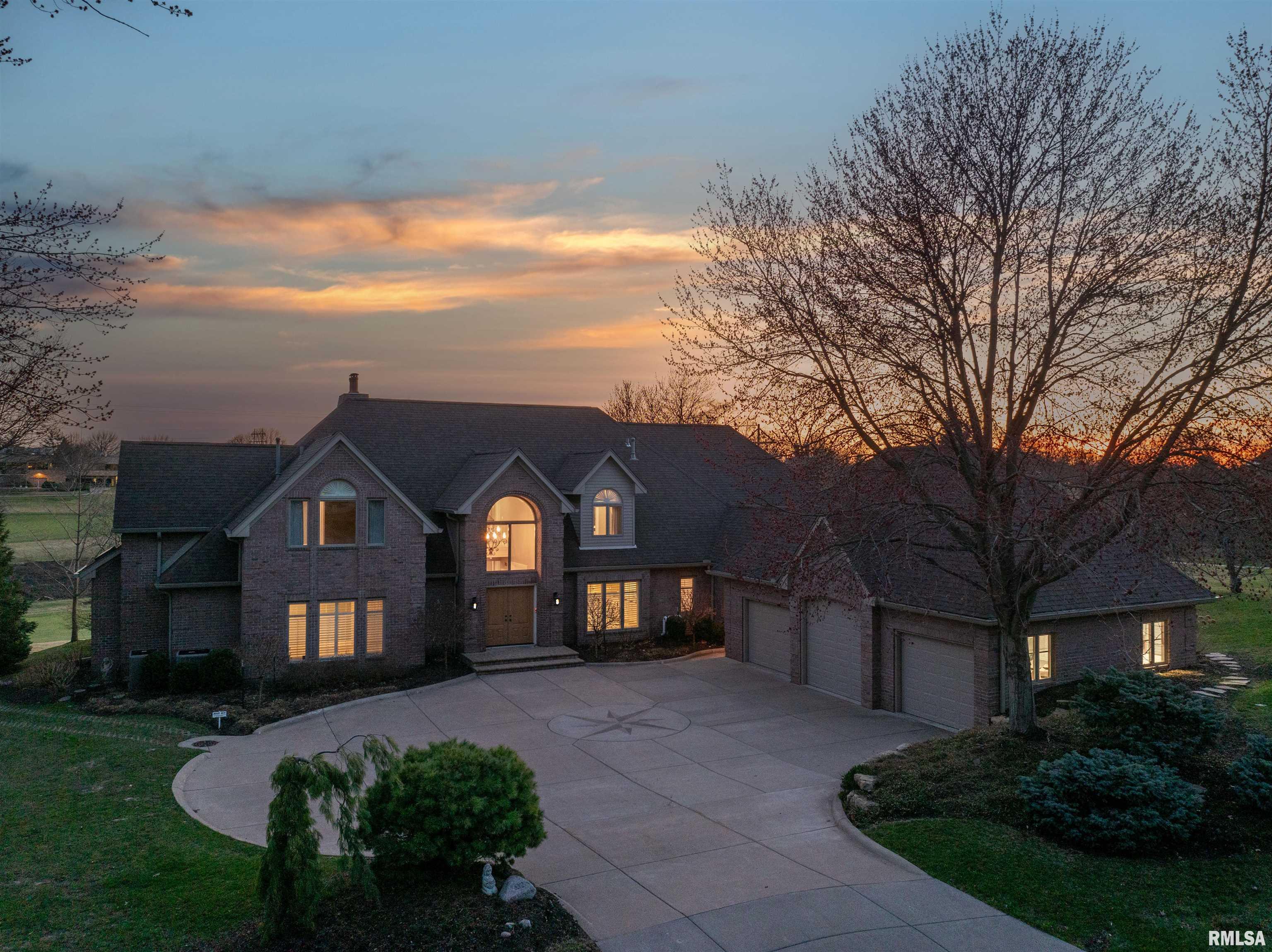 6202 Crow Valley Drive, Bettendorf, Iowa image 1