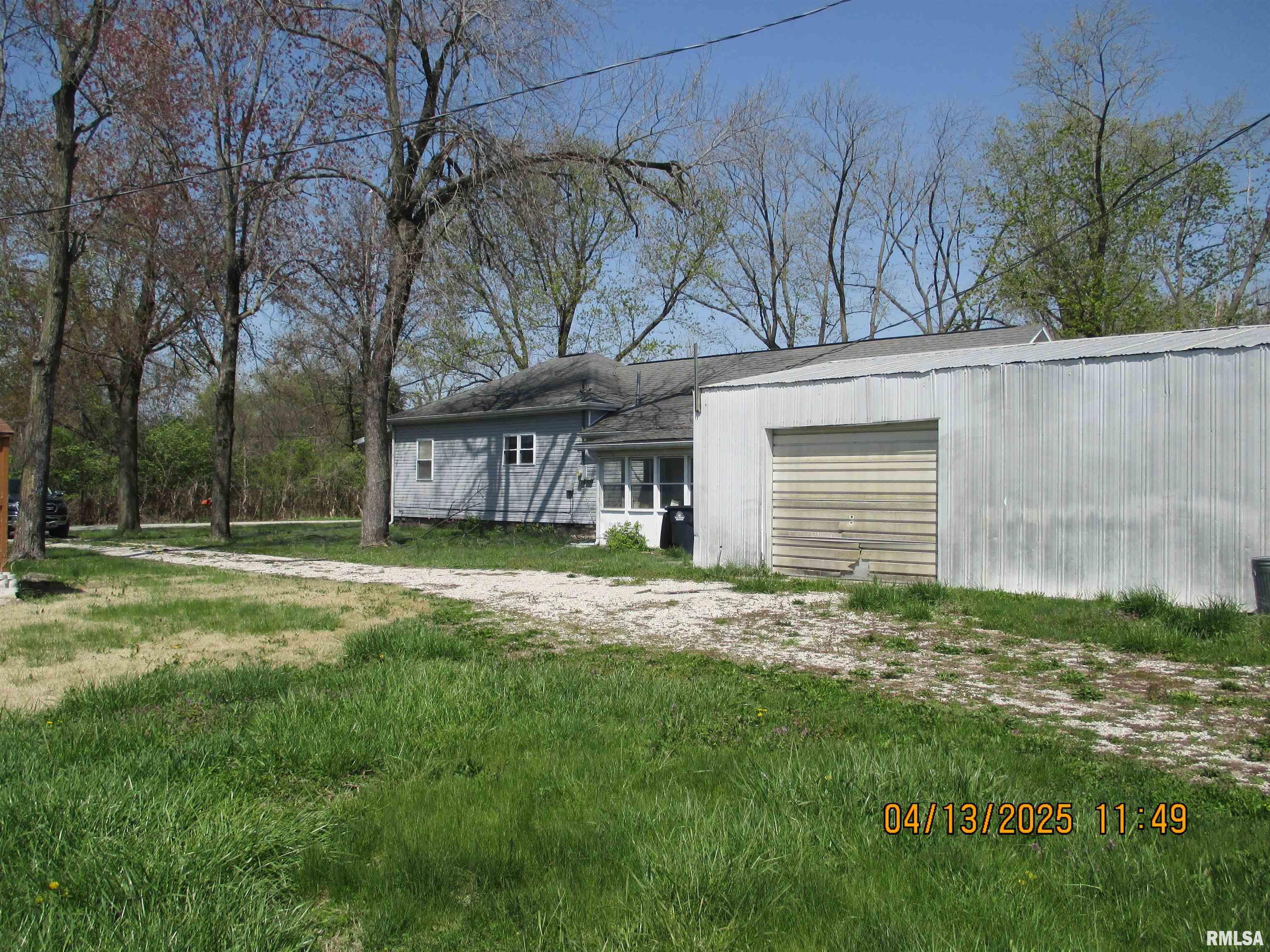 229 S James Street, Centralia, Illinois image 3