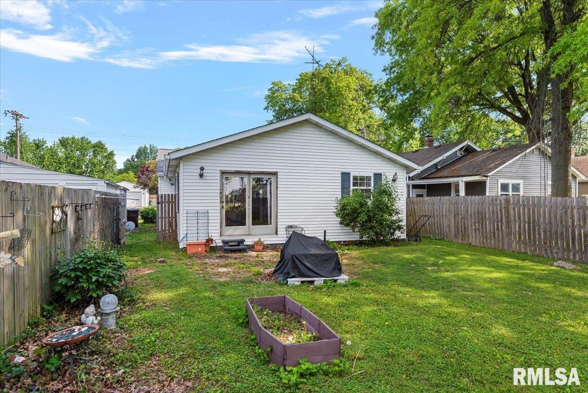157 E Monroe Street, Auburn, Illinois image 27