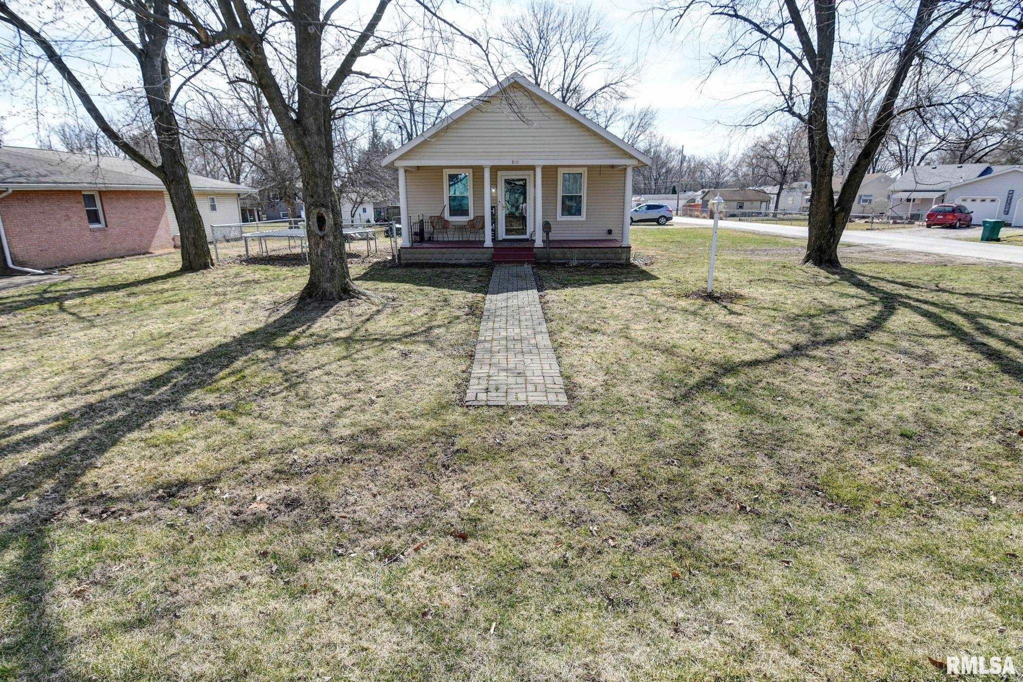 801 E 6th Street, Pana, Illinois image 1