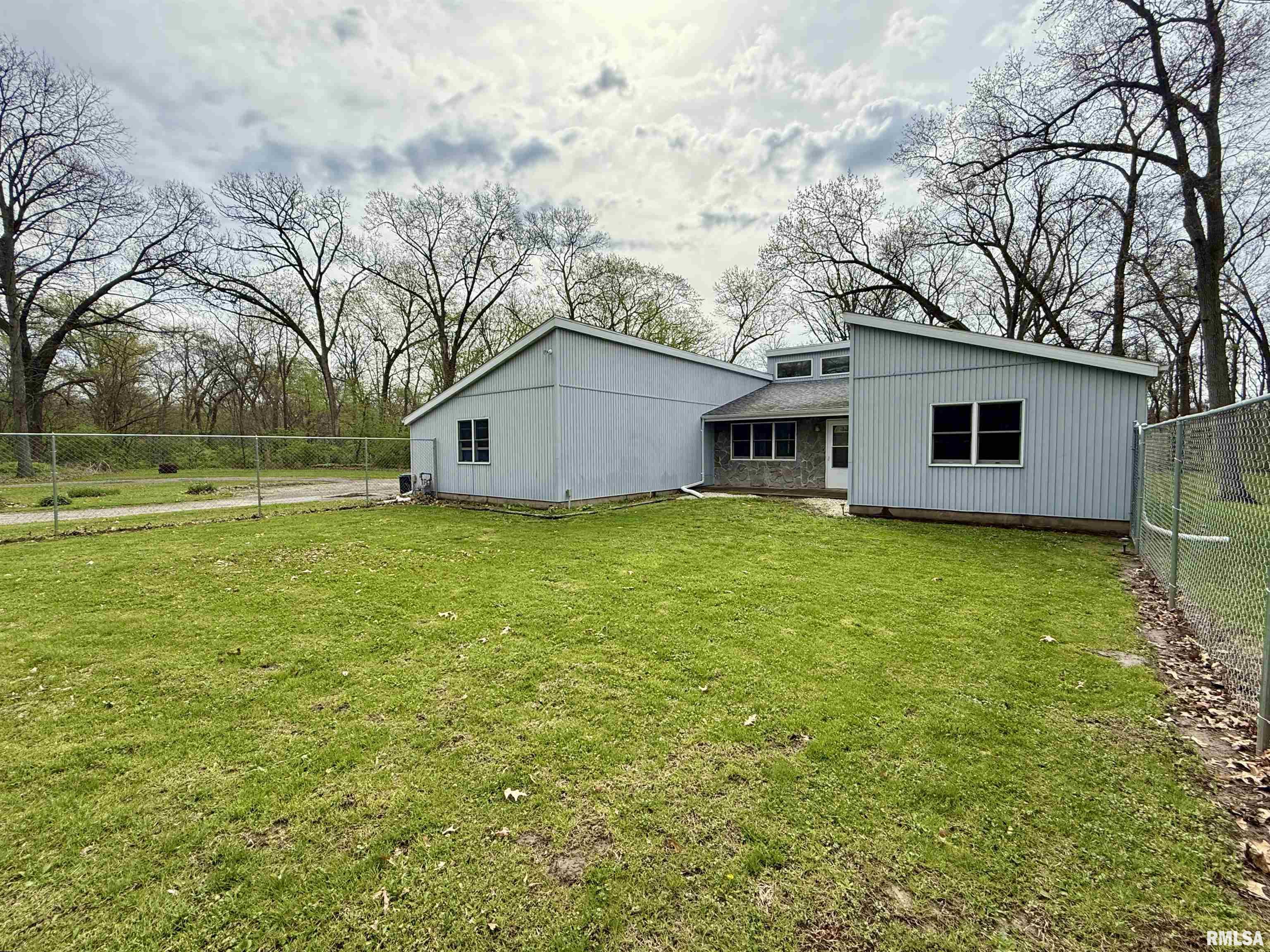 568 Knox Hwy 26, Galesburg, Illinois image 38