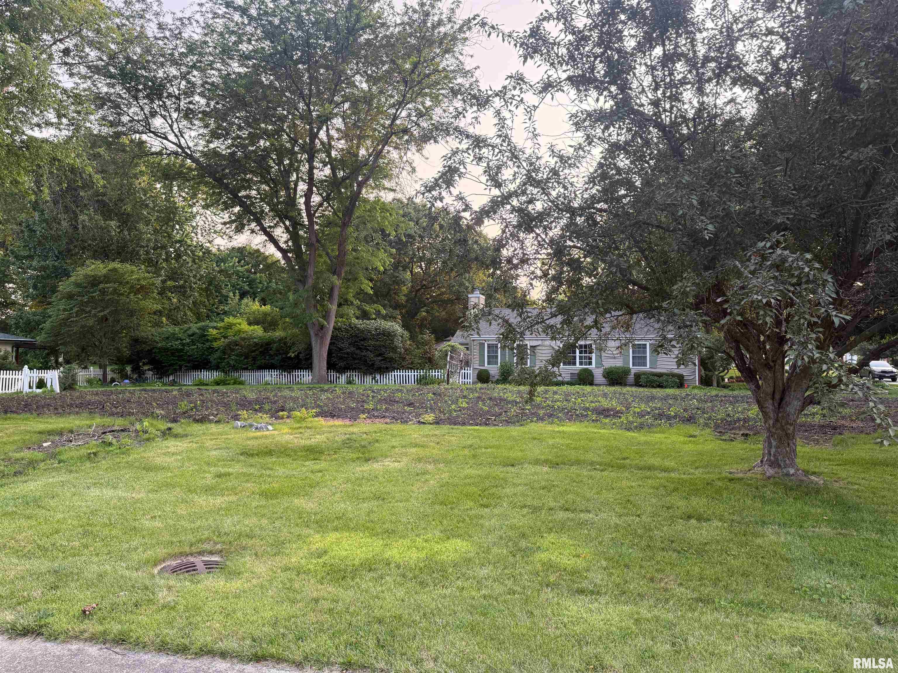 301 Casson Street, Williamsville, Illinois image 4