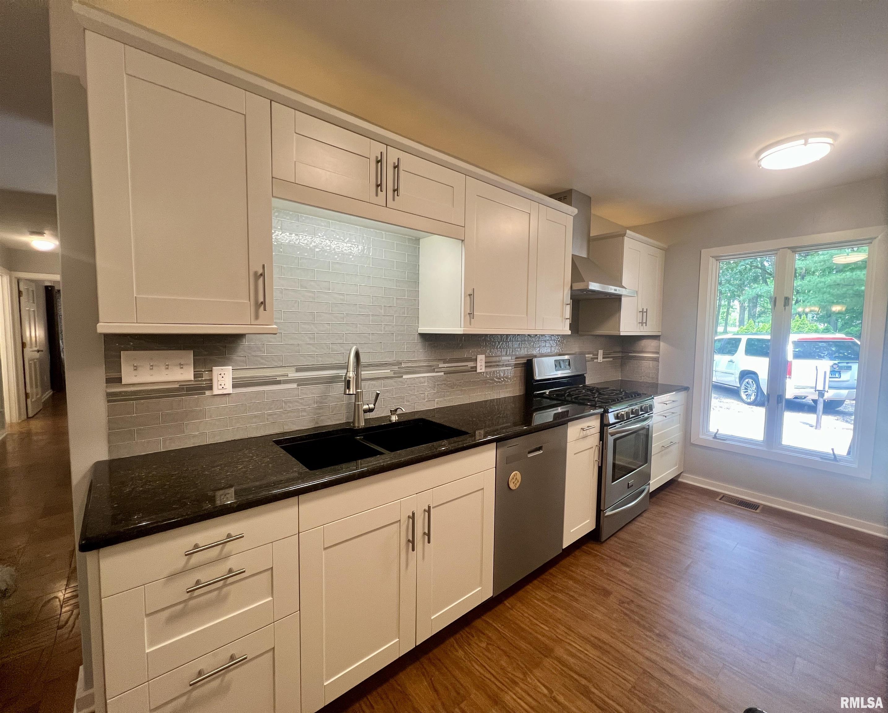 283 Old Germantown Road, East Peoria, Illinois image 15