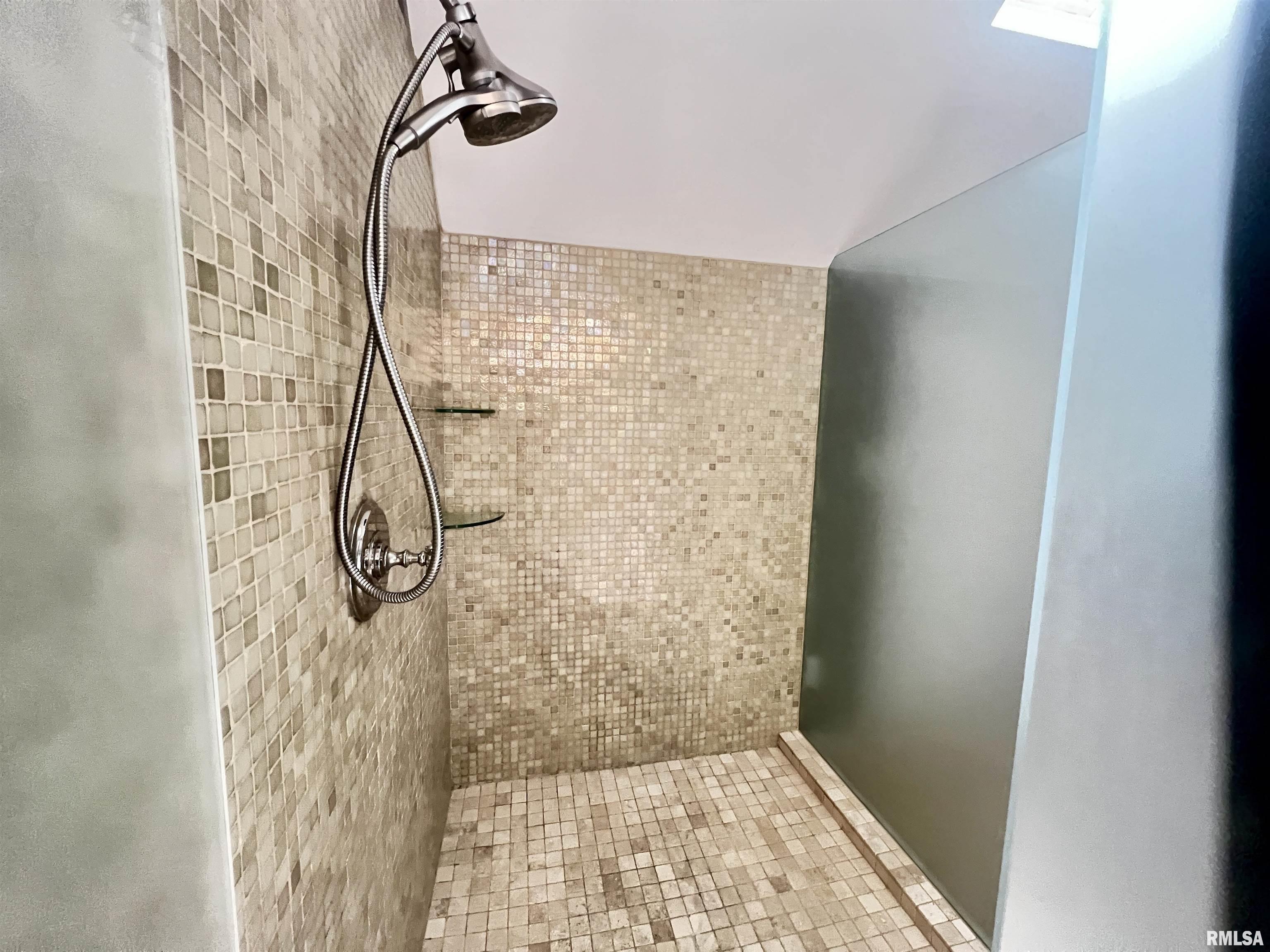 283 Old Germantown Road, East Peoria, Illinois image 24