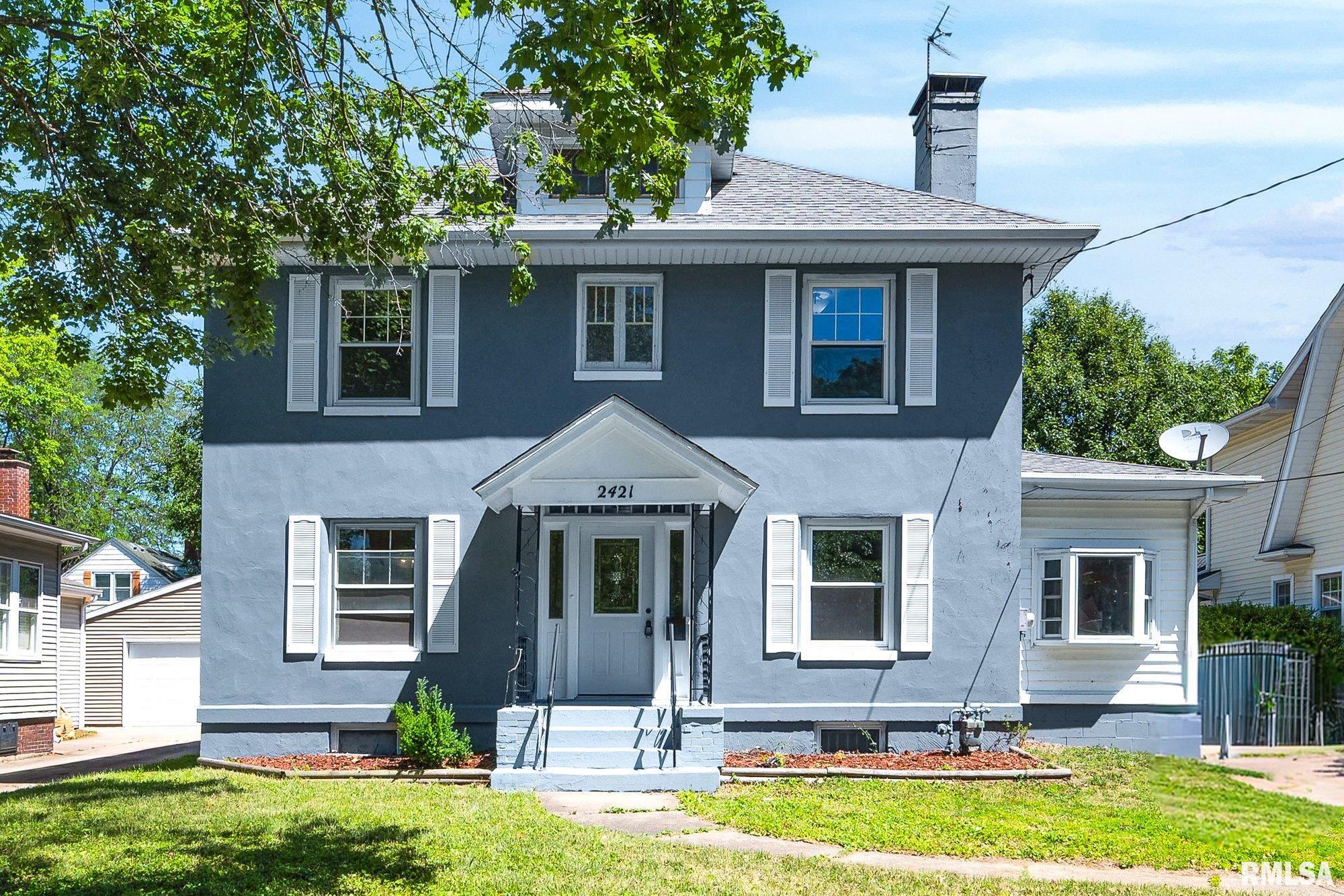 Photo 1 of 37 — 2421 W MOSS Avenue, West Peoria, IL 61604