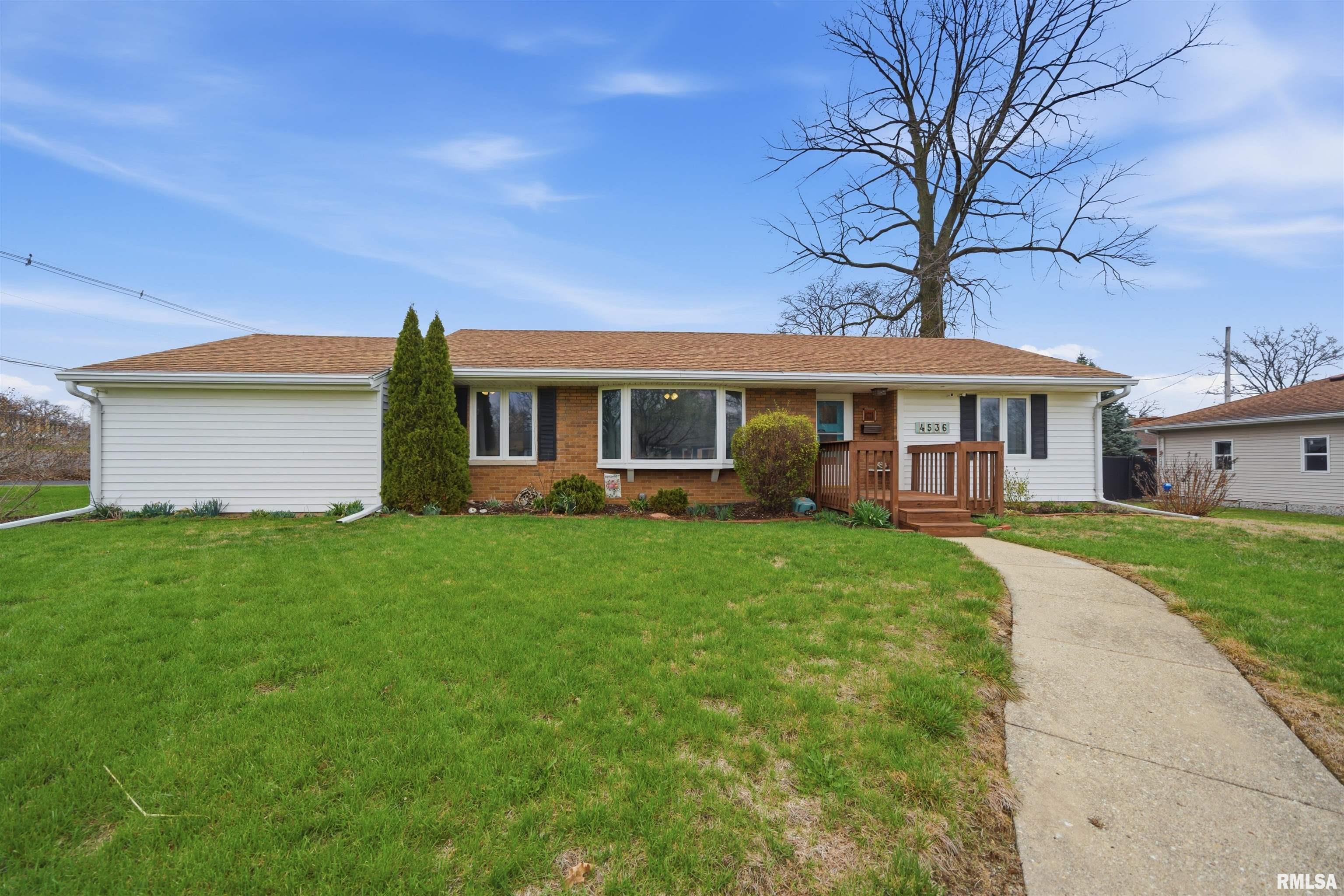 Photo 1 of 36 — 4536 N BOURNEDALE Drive, Peoria, IL 61614