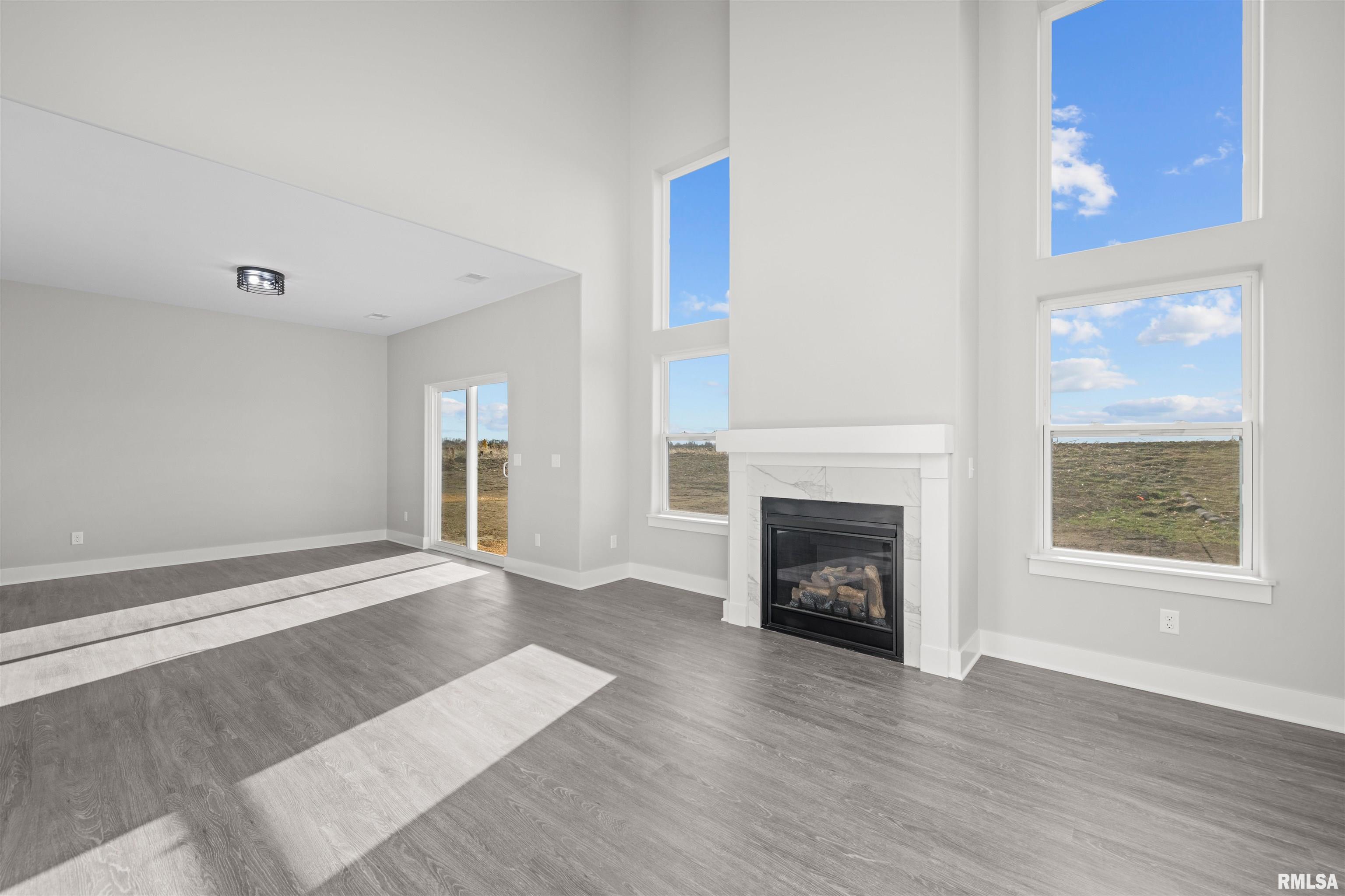 7150 Grove Crossing, Bettendorf, Iowa image 15