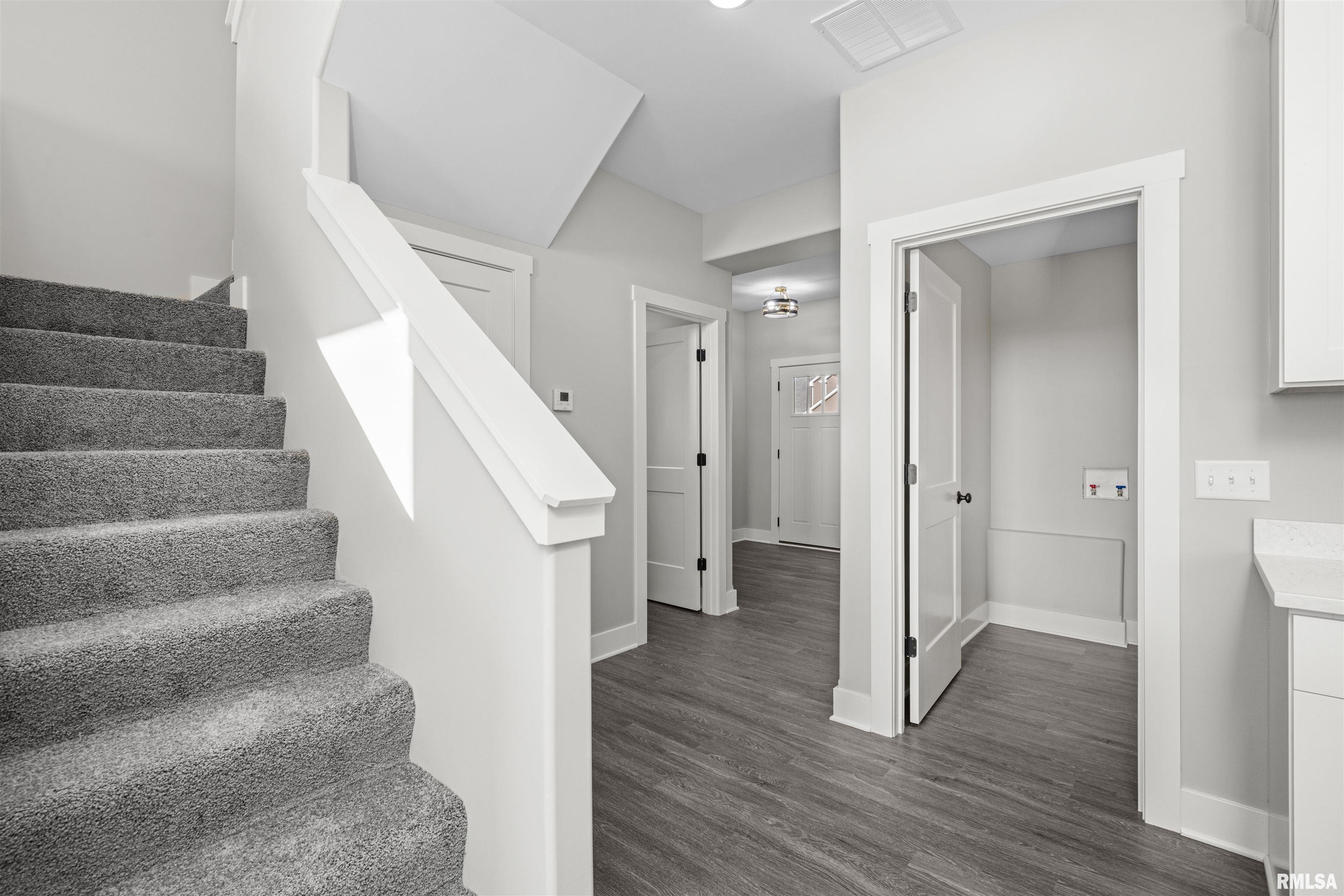 7150 Grove Crossing, Bettendorf, Iowa image 5