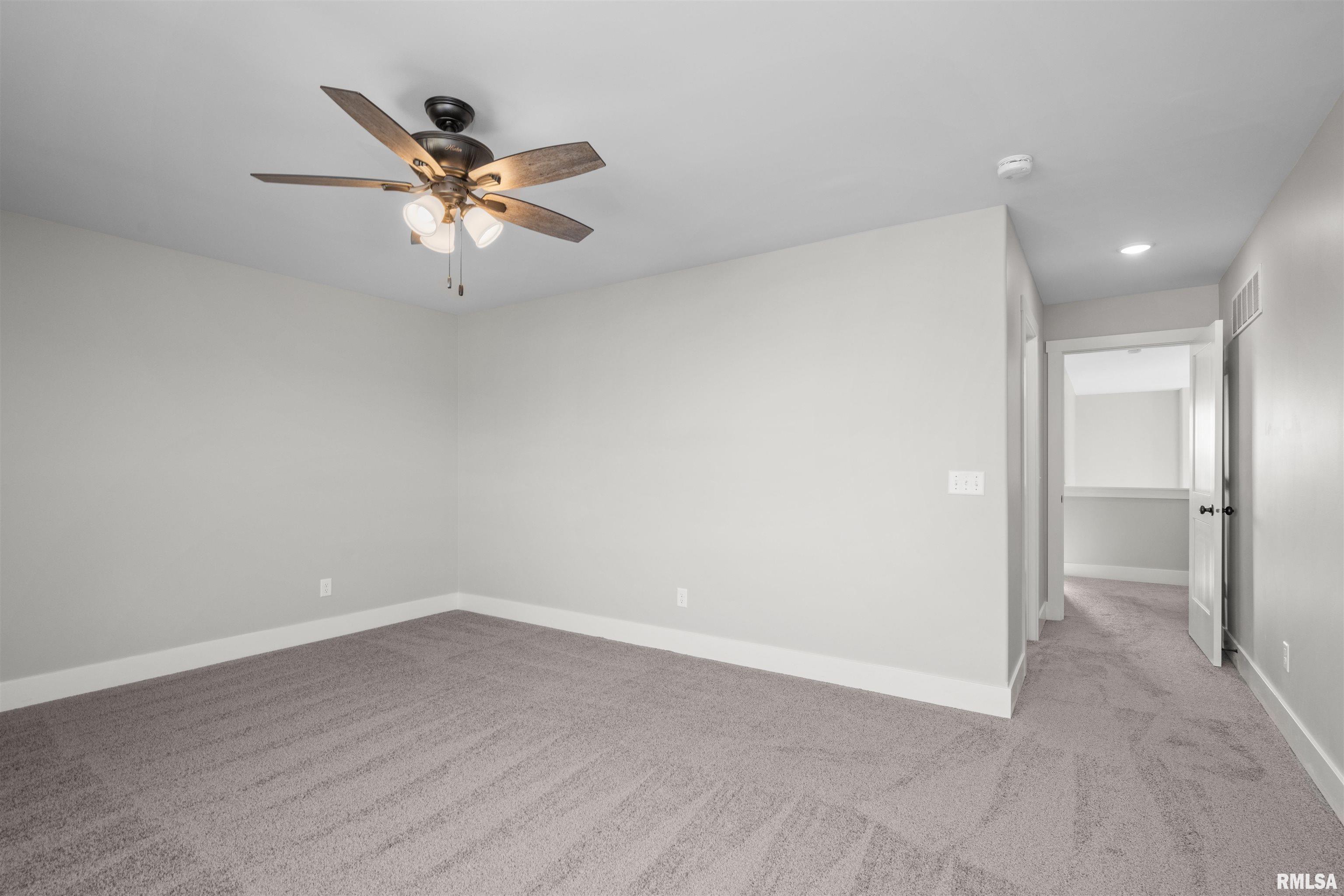 7150 Grove Crossing, Bettendorf, Iowa image 26