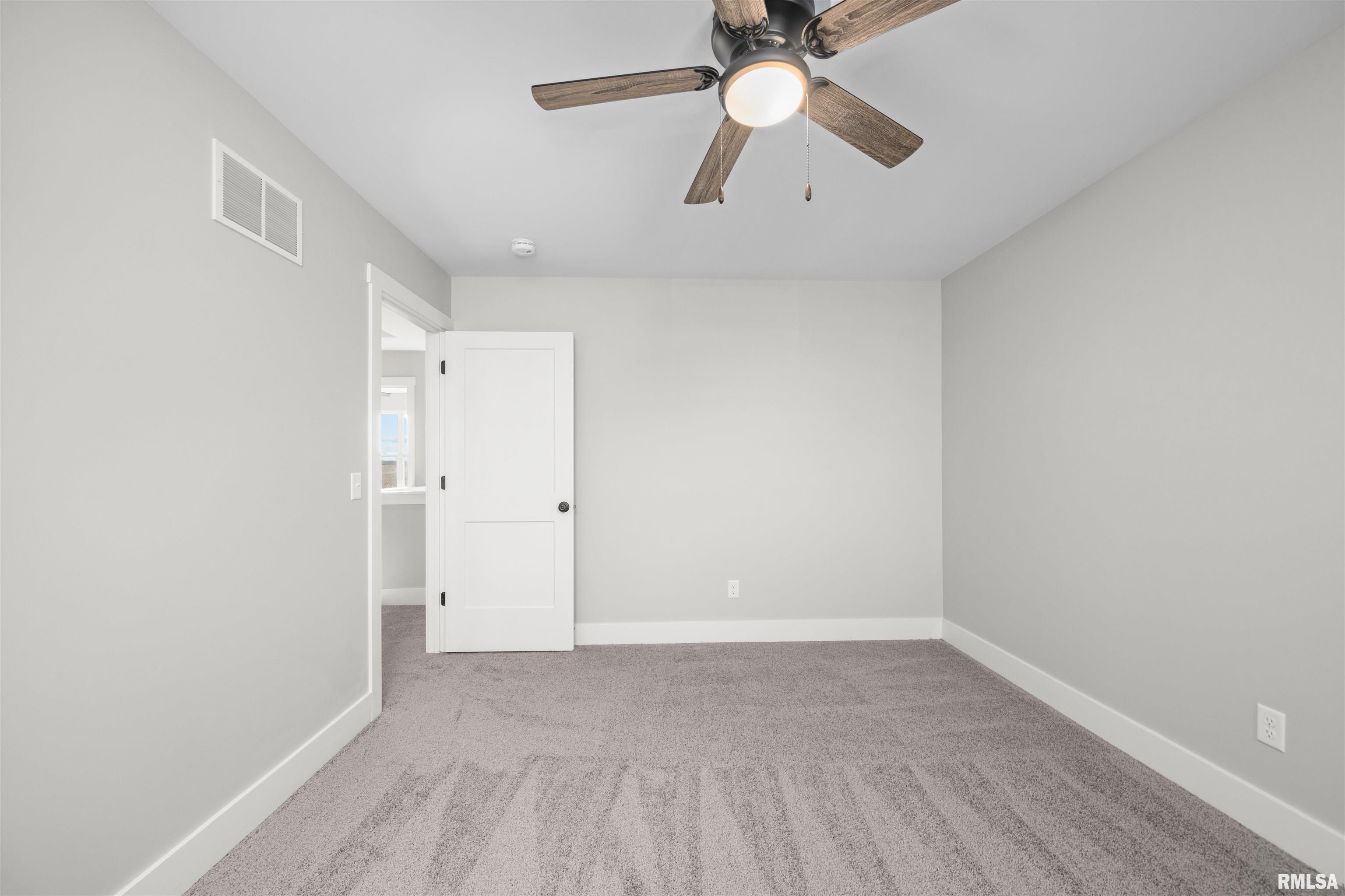 7150 Grove Crossing, Bettendorf, Iowa image 23