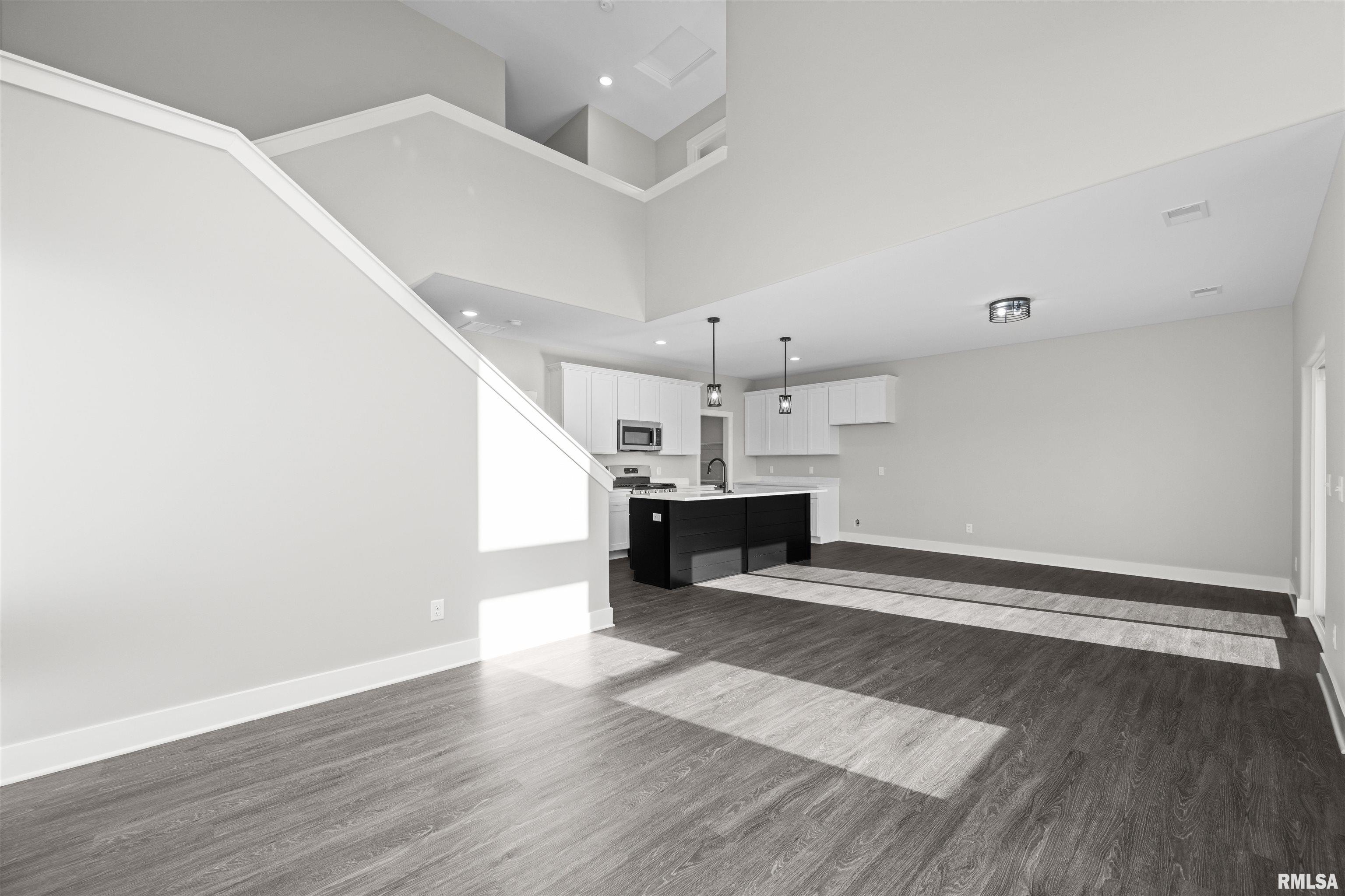 7150 Grove Crossing, Bettendorf, Iowa image 16
