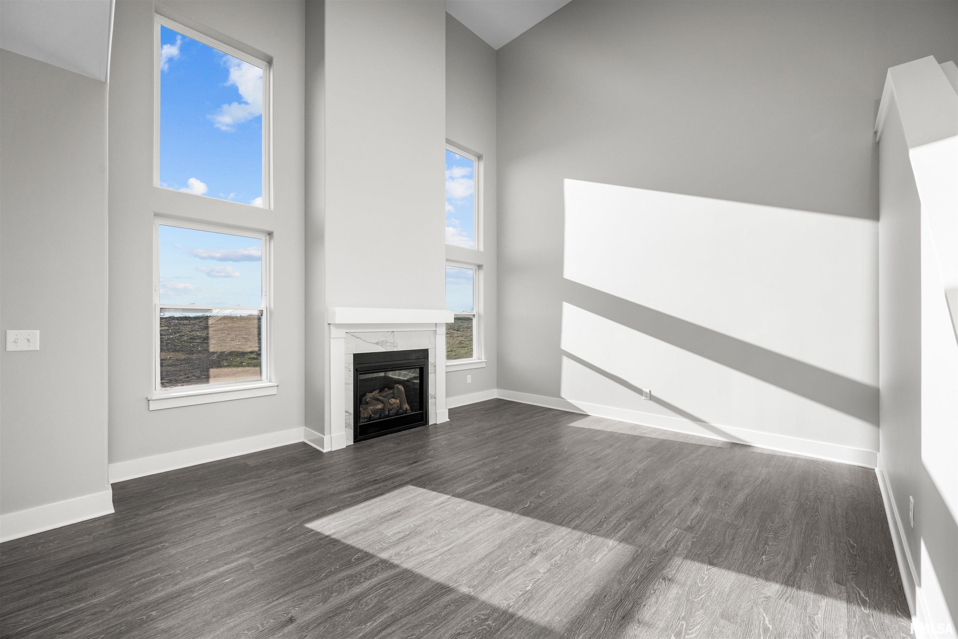 7150 Grove Crossing, Bettendorf, Iowa image 14