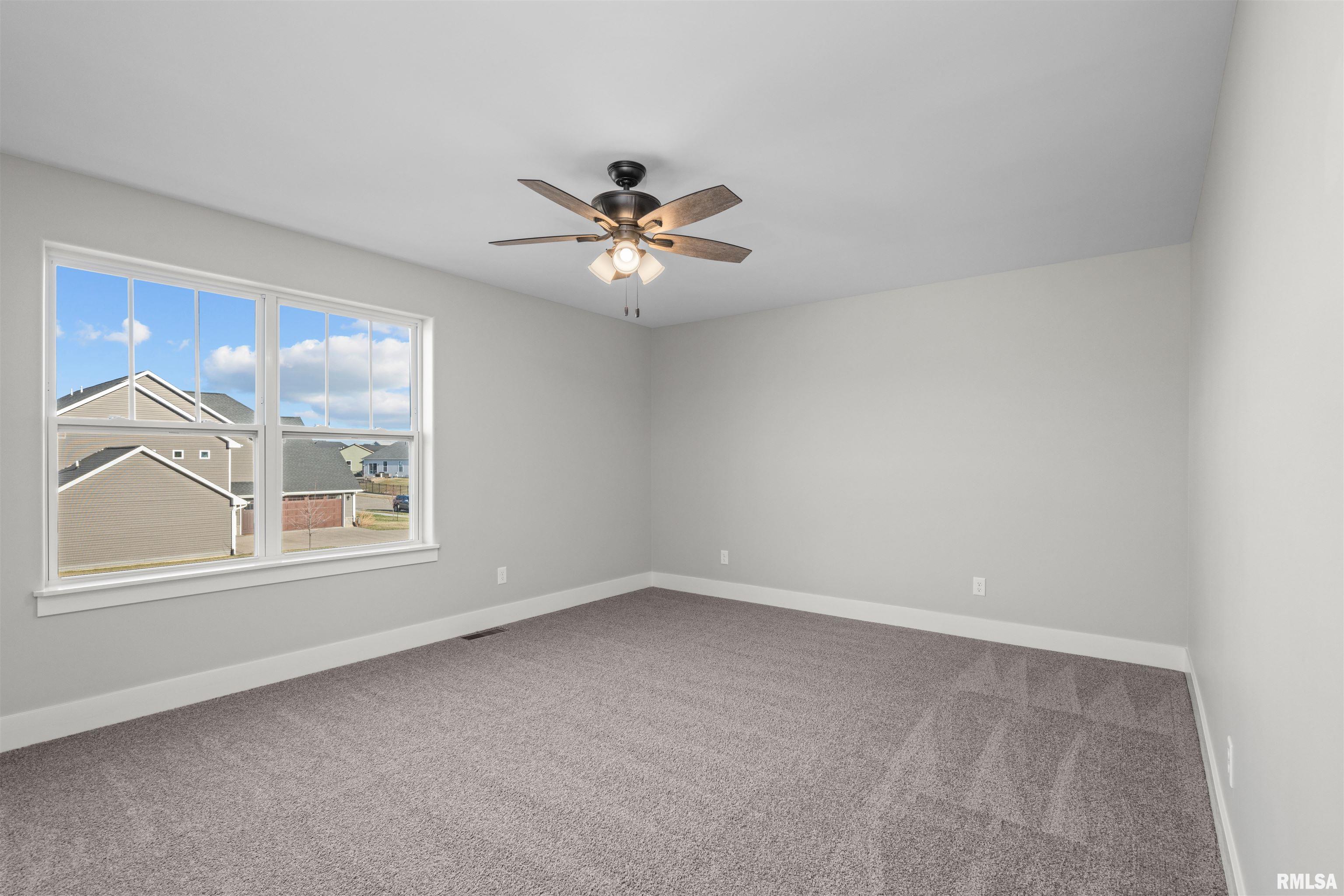 7150 Grove Crossing, Bettendorf, Iowa image 25