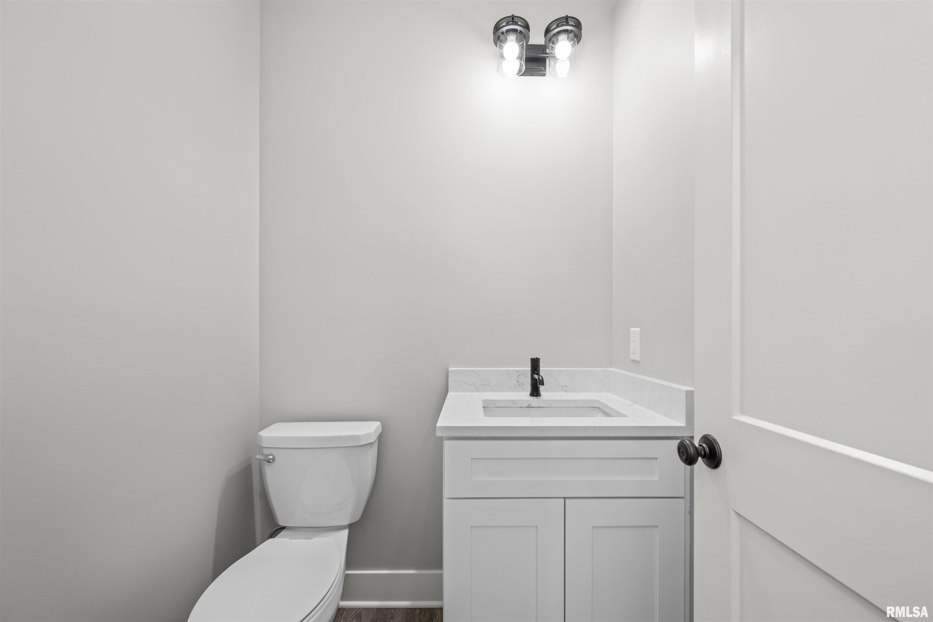 7150 Grove Crossing, Bettendorf, Iowa image 3