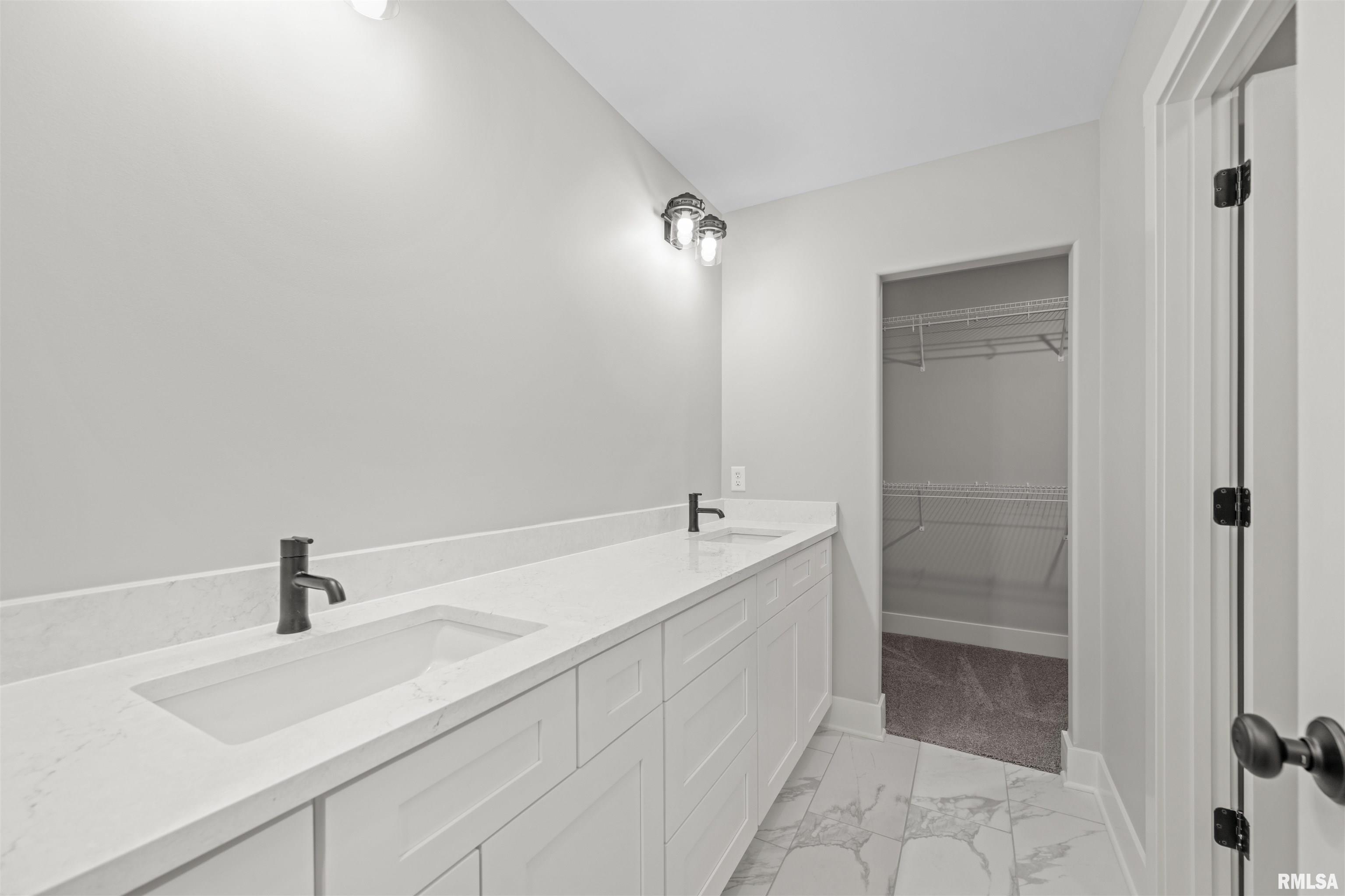 7150 Grove Crossing, Bettendorf, Iowa image 29