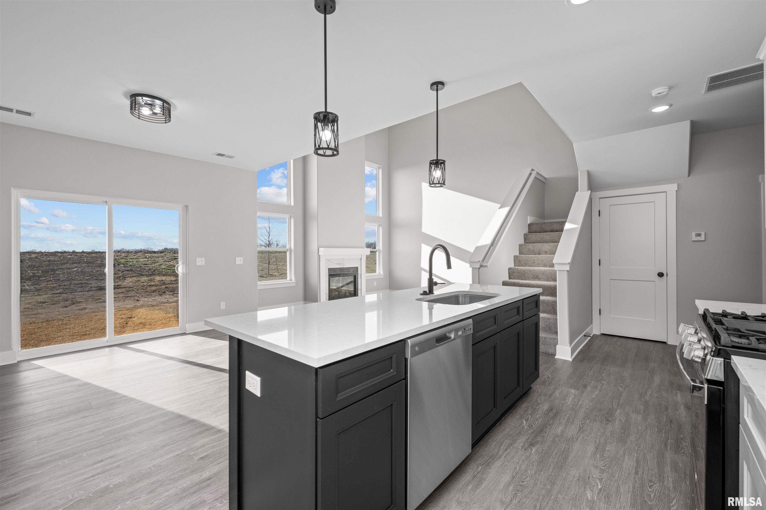 7150 Grove Crossing, Bettendorf, Iowa image 11