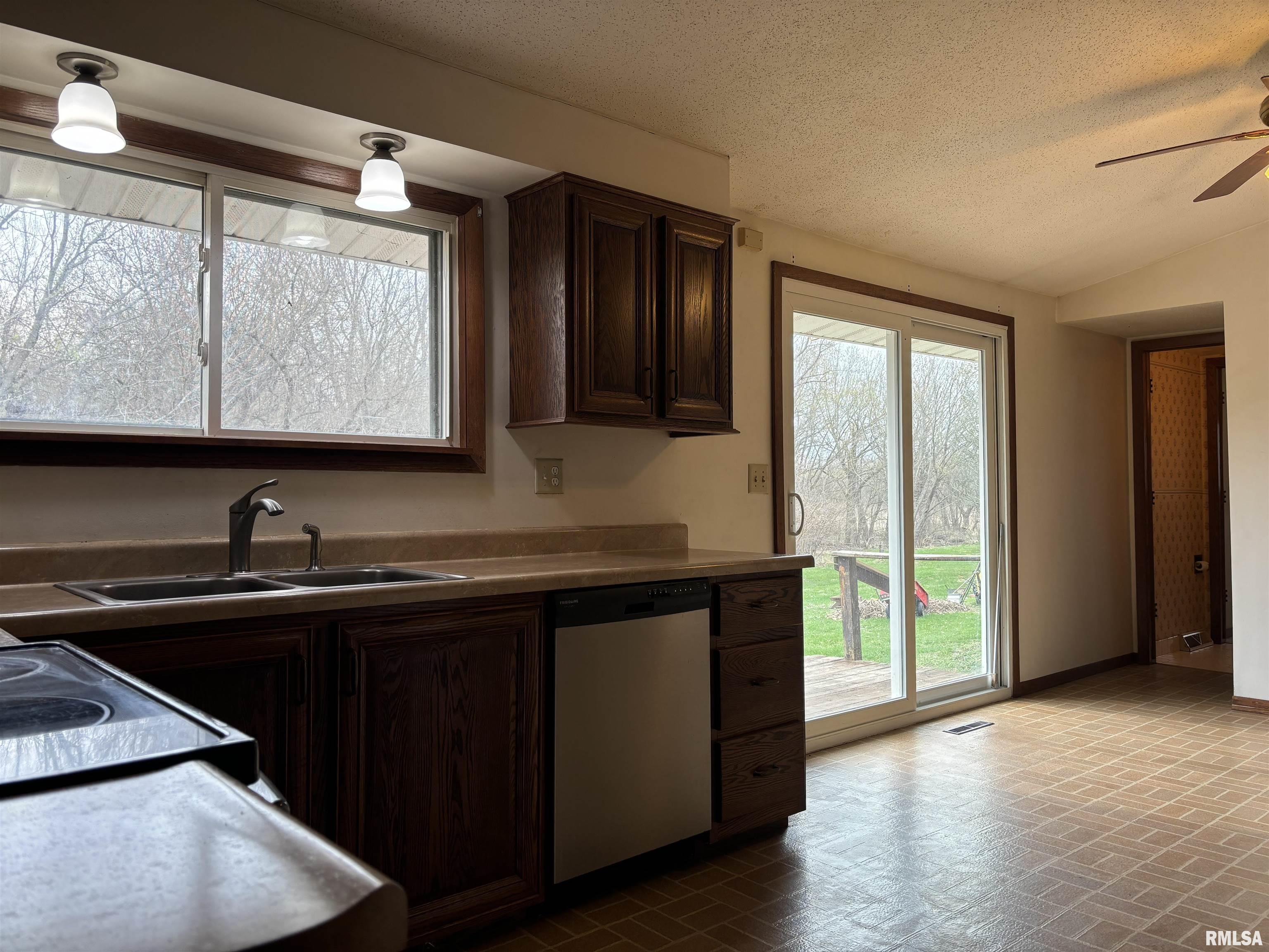 1004 State Route 29 Road, Sparland, Illinois image 9
