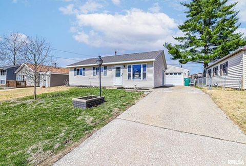 Homes For Sale - 408 Rosewood Drive<br/> Tazewell County, Washington, IL 61571