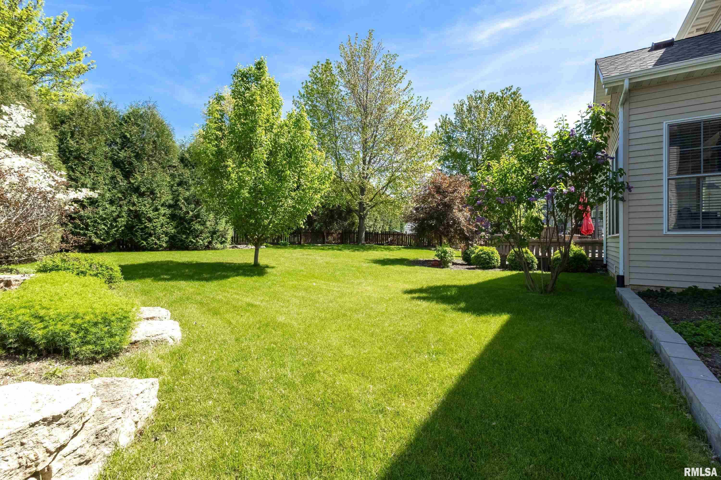 3077 Marynoel Avenue, Bettendorf, Iowa image 32