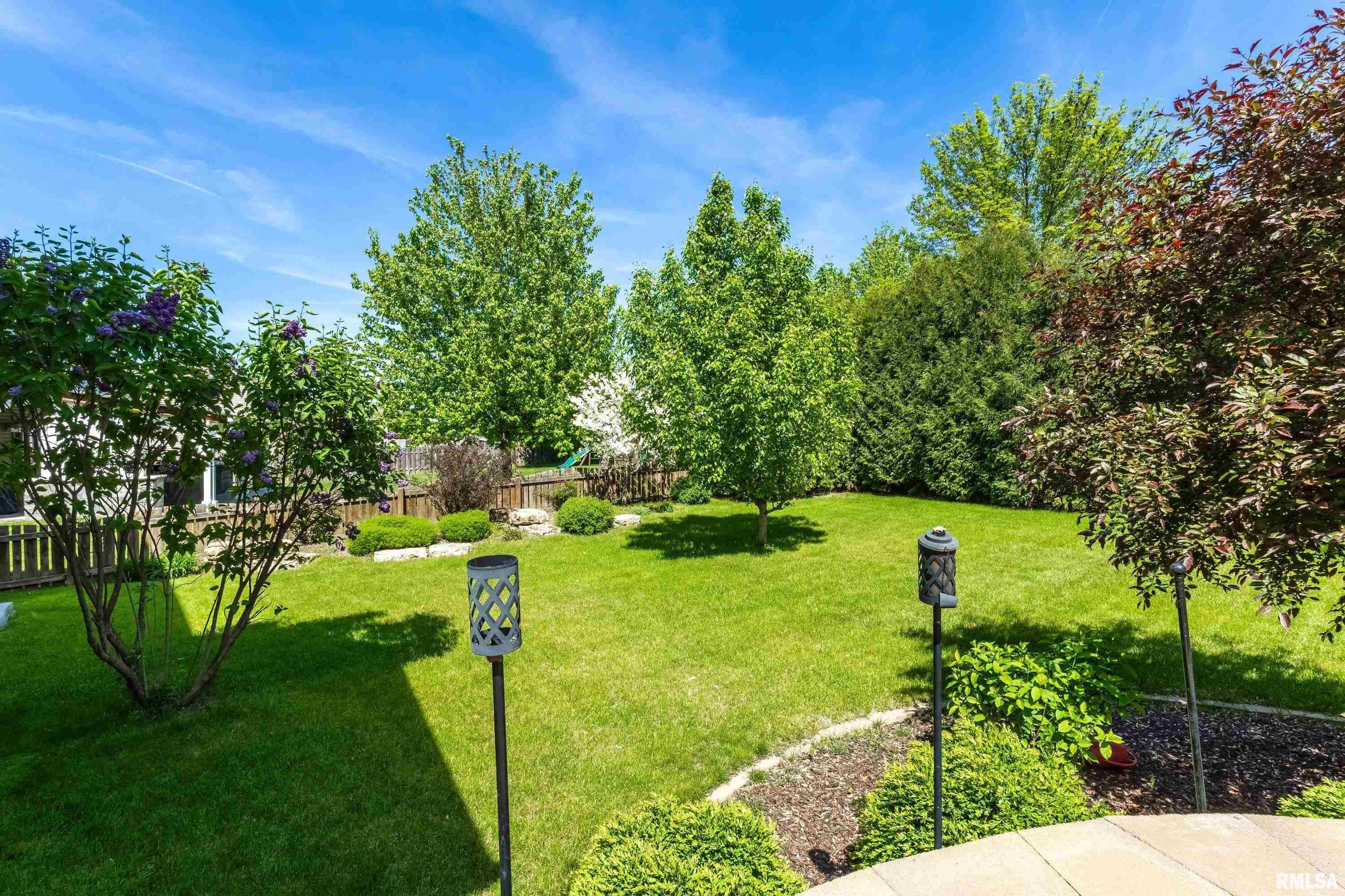 3077 Marynoel Avenue, Bettendorf, Iowa image 36