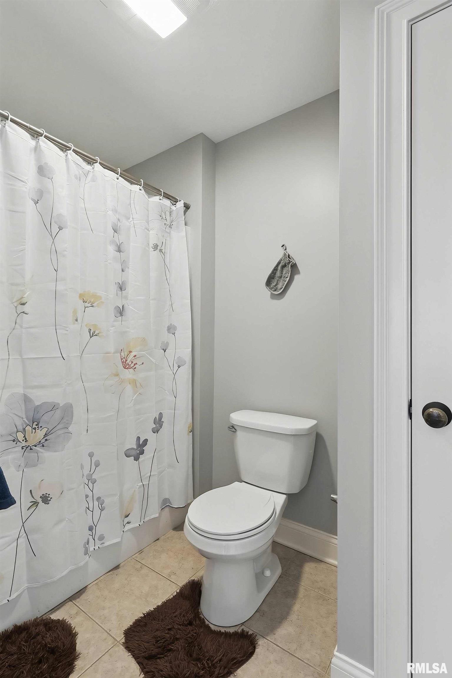 3077 Marynoel Avenue, Bettendorf, Iowa image 31