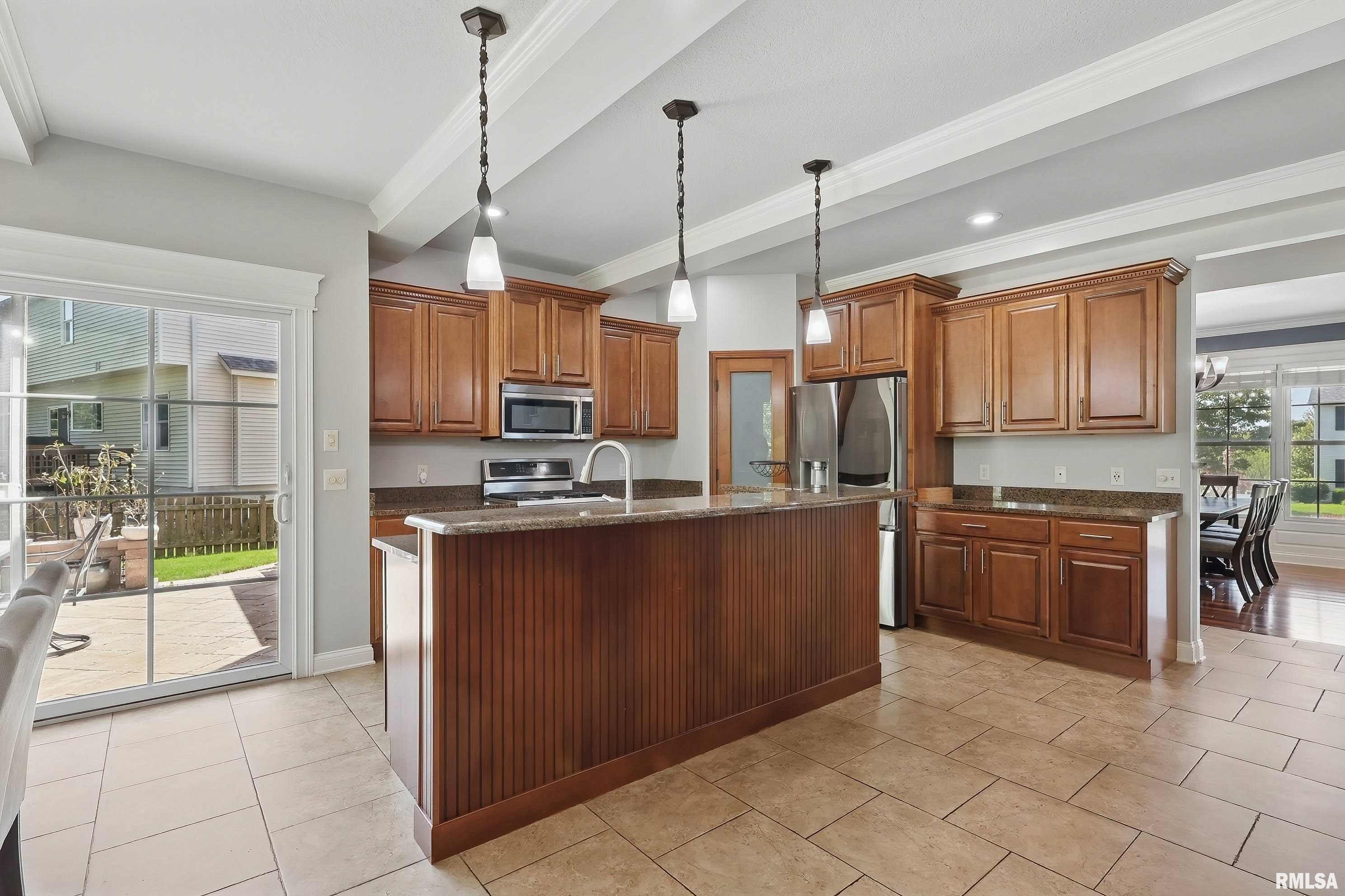 3077 Marynoel Avenue, Bettendorf, Iowa image 10