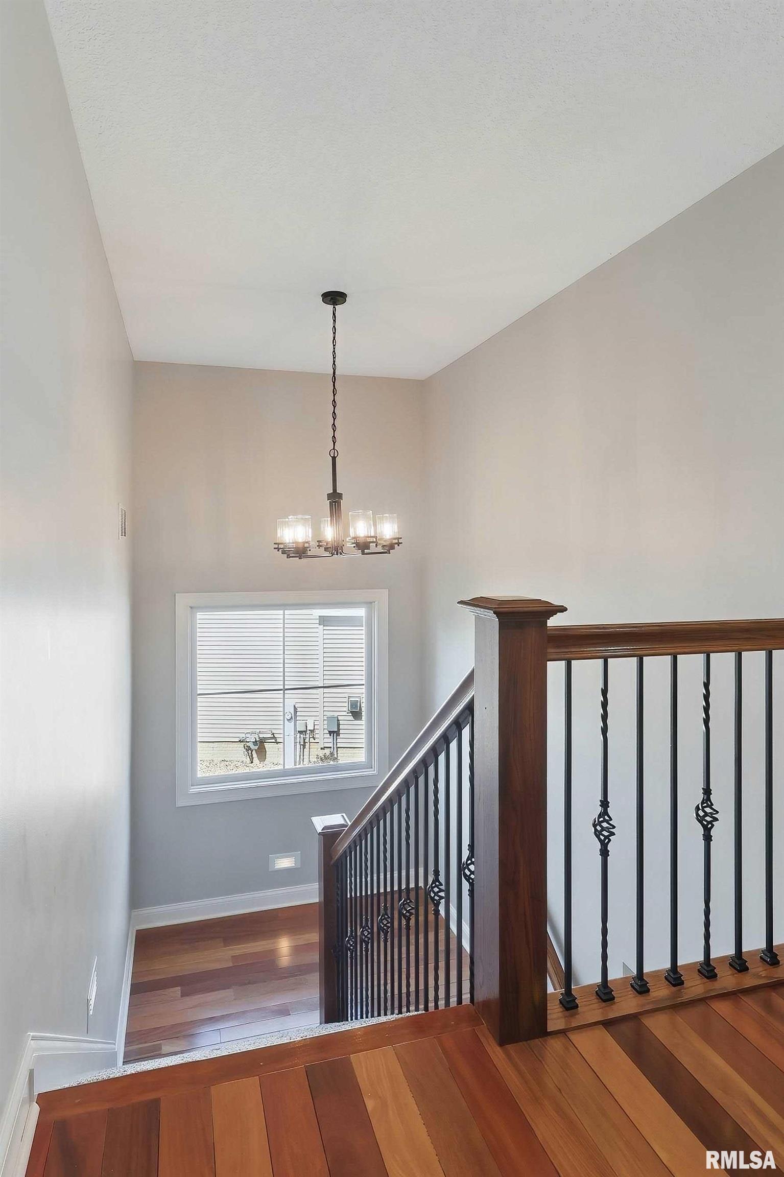 3077 Marynoel Avenue, Bettendorf, Iowa image 14