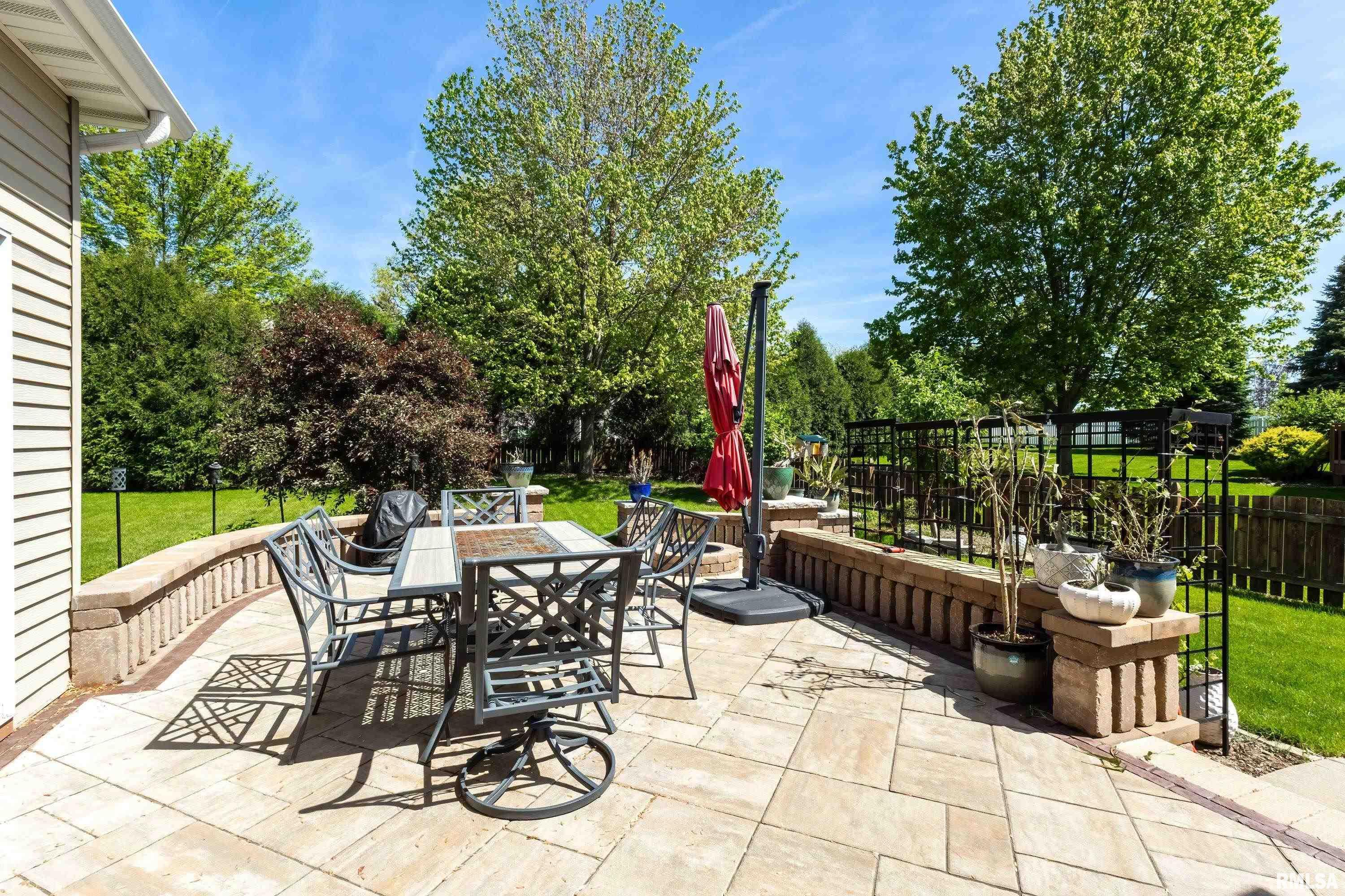 3077 Marynoel Avenue, Bettendorf, Iowa image 35
