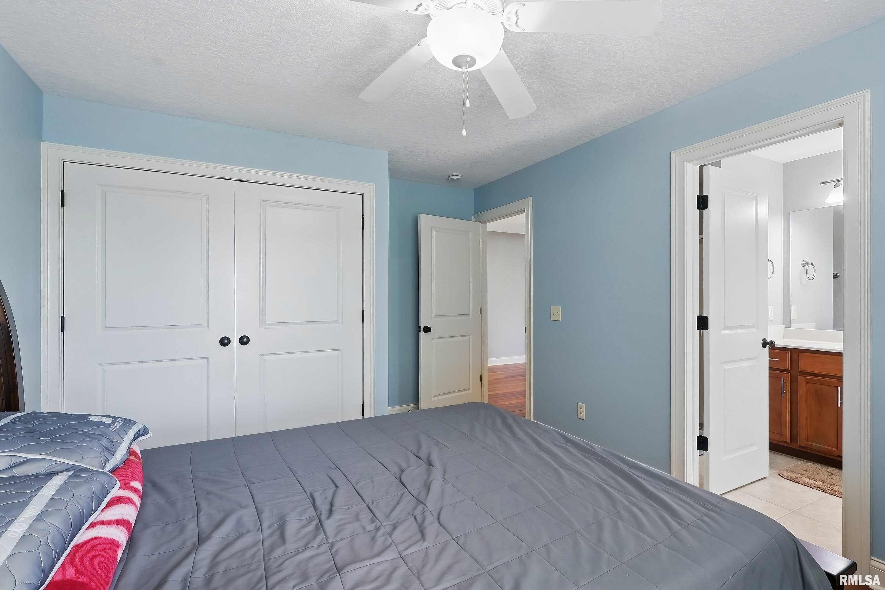 3077 Marynoel Avenue, Bettendorf, Iowa image 20