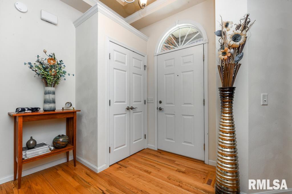 1029 W Tall Oaks Court, Bartonville, Illinois image 3