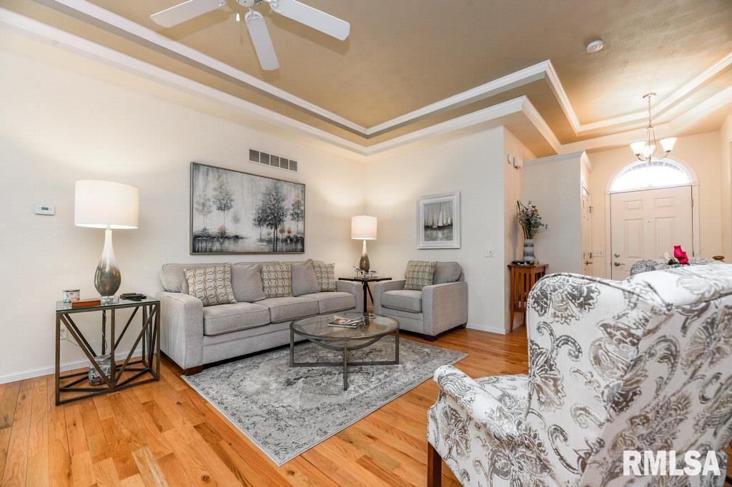 1029 W Tall Oaks Court, Bartonville, Illinois image 6