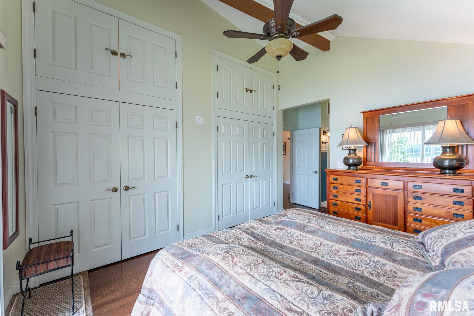 12687 N Shoreland Drive, Marion, Illinois image 32