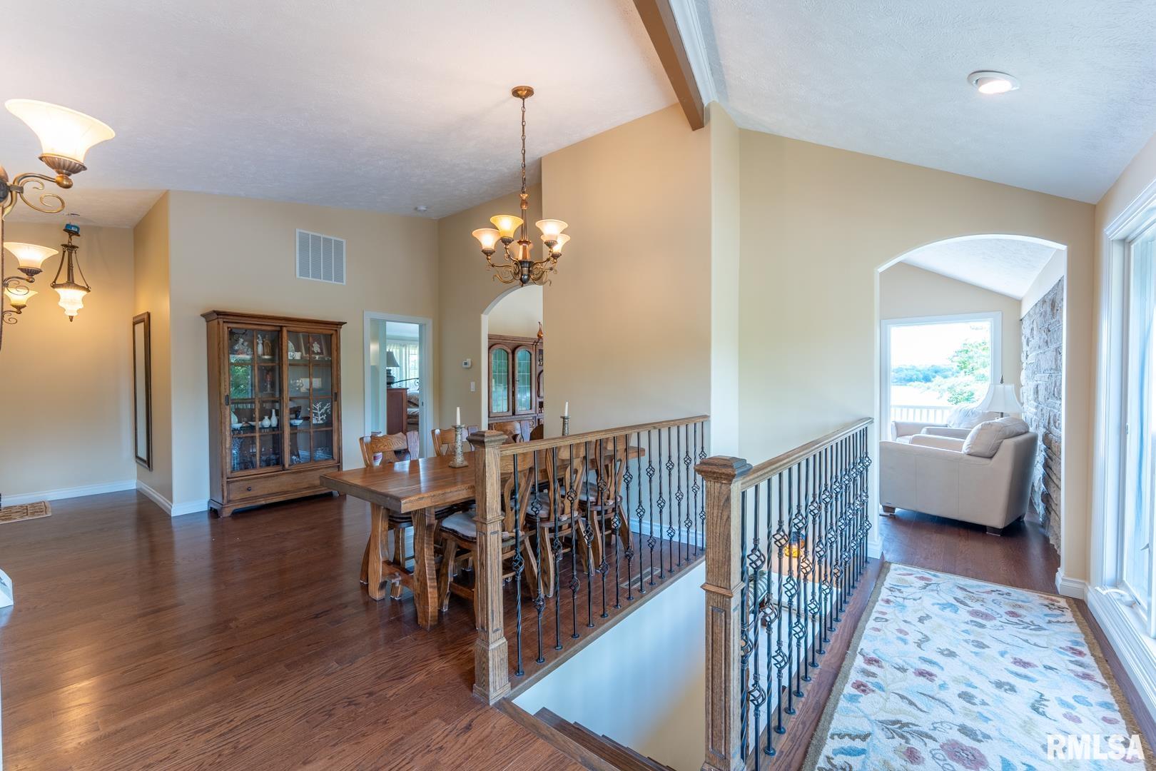 12687 N Shoreland Drive, Marion, Illinois image 18