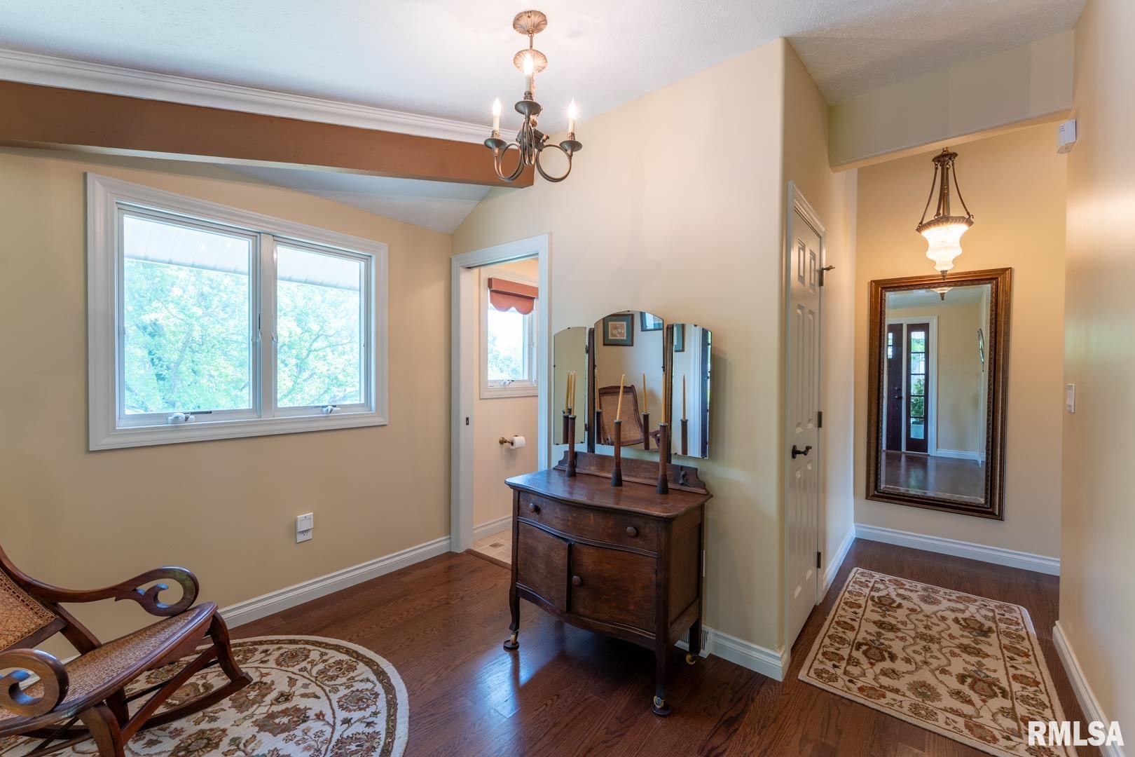 12687 N Shoreland Drive, Marion, Illinois image 10