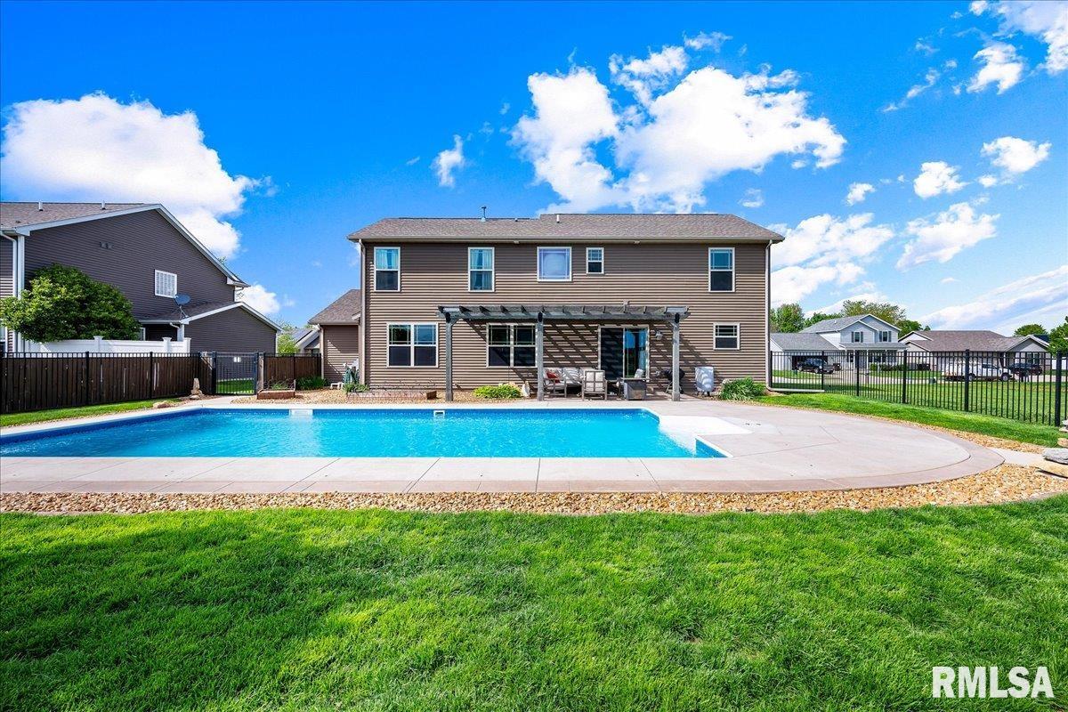 1316 River Birch Drive, Chillicothe, Illinois image 4