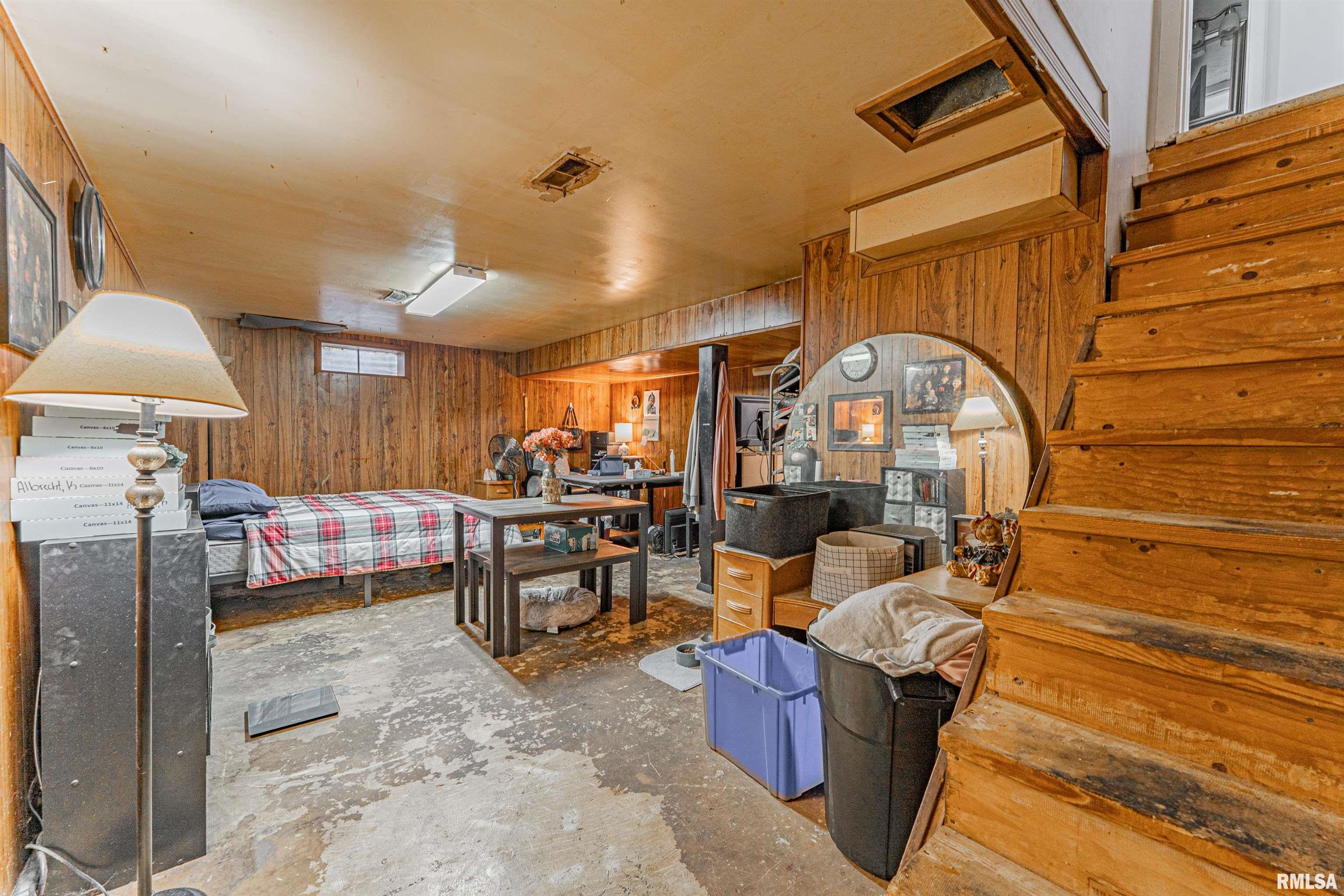 2516 E Washington Street #F, Bloomington, Illinois image 18