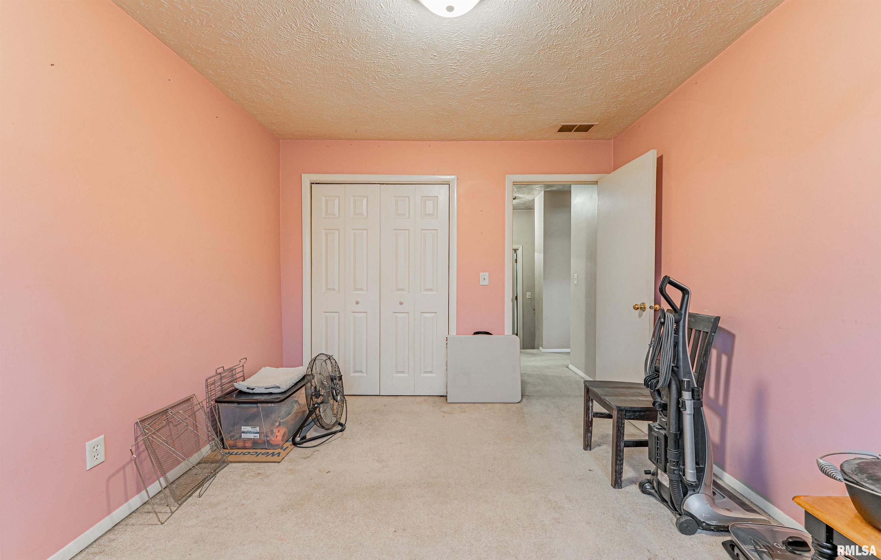 2516 E Washington Street #F, Bloomington, Illinois image 14