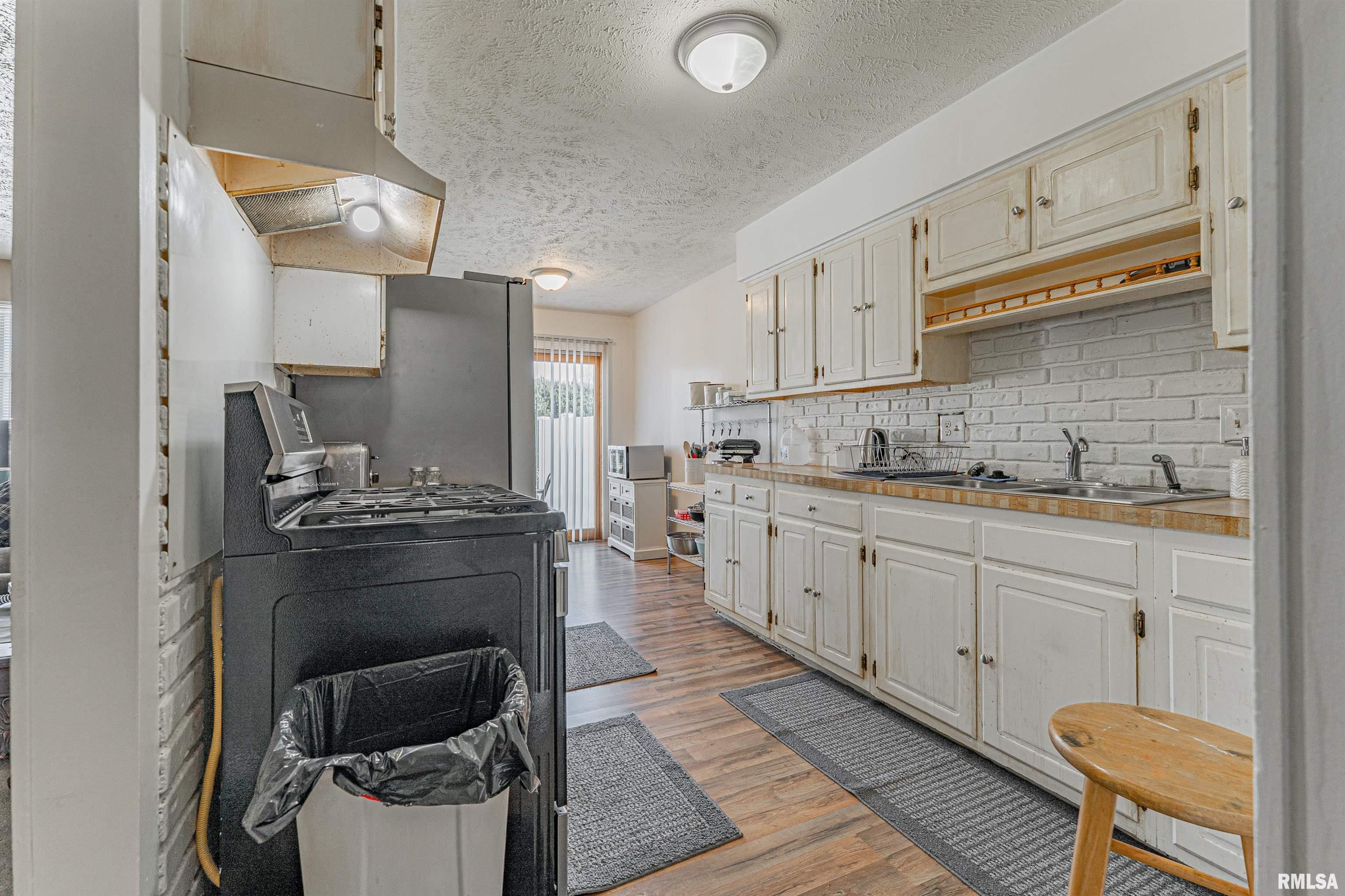 2516 E Washington Street #F, Bloomington, Illinois image 9