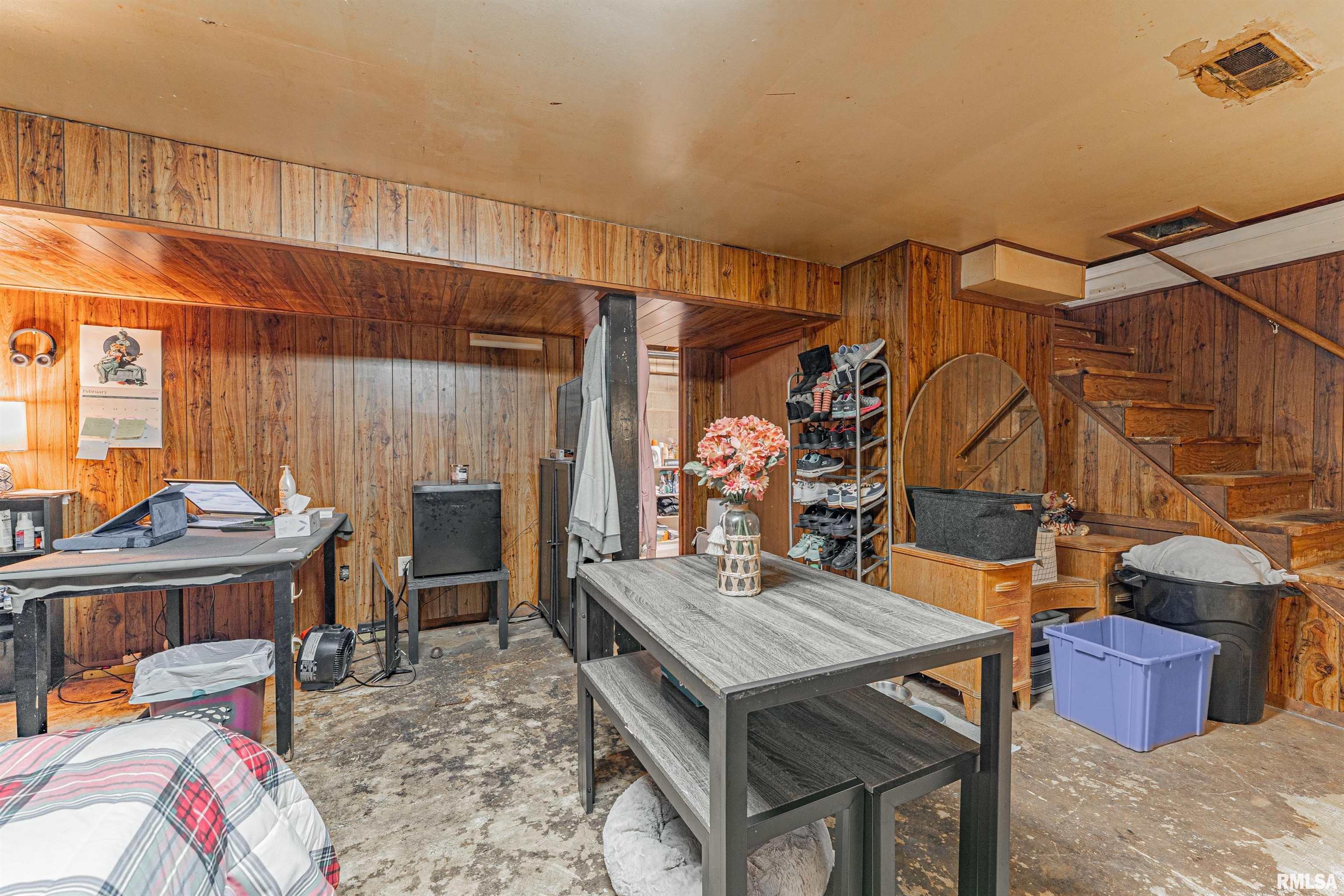 2516 E Washington Street #F, Bloomington, Illinois image 19