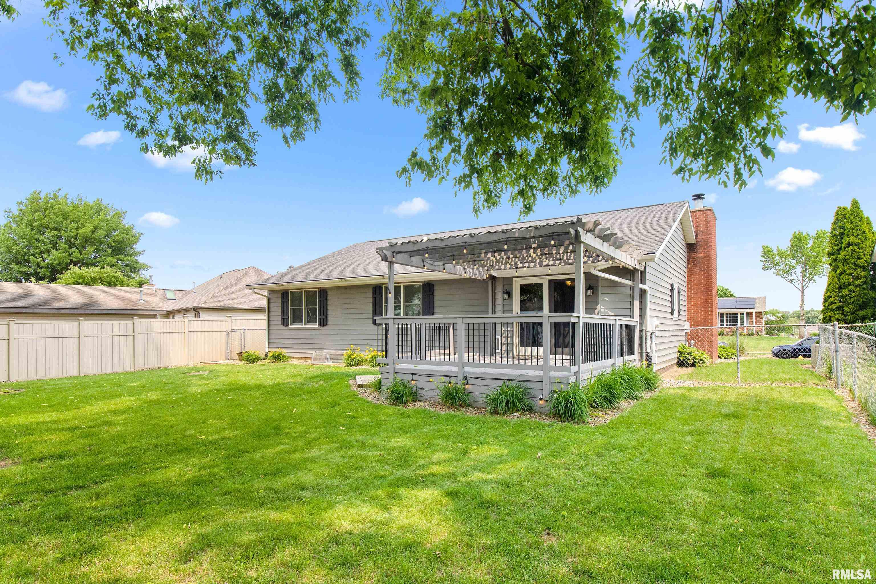 2106 Marigold Drive, Pekin, Illinois image 7