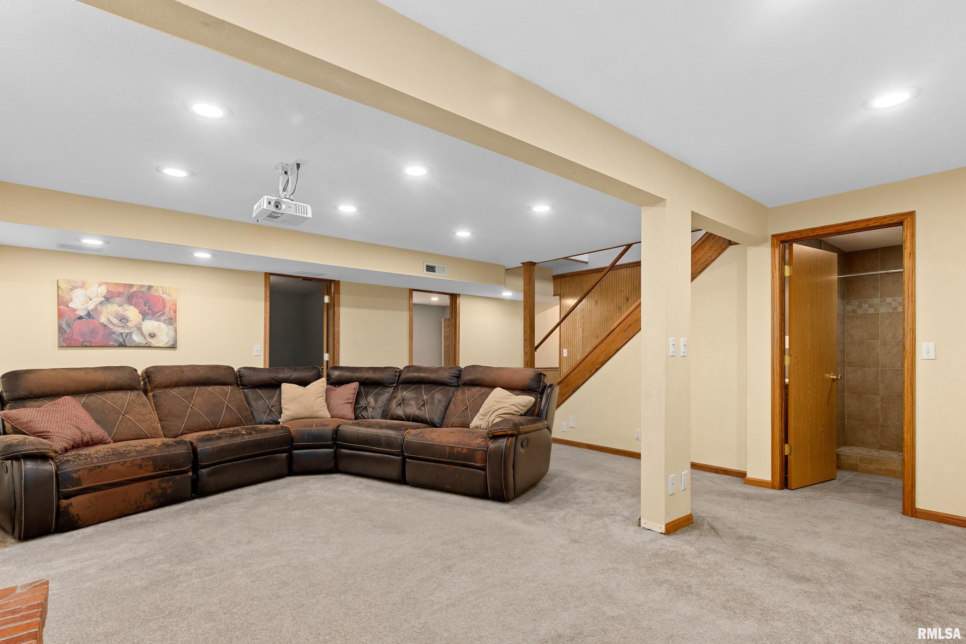 2106 Marigold Drive, Pekin, Illinois image 25