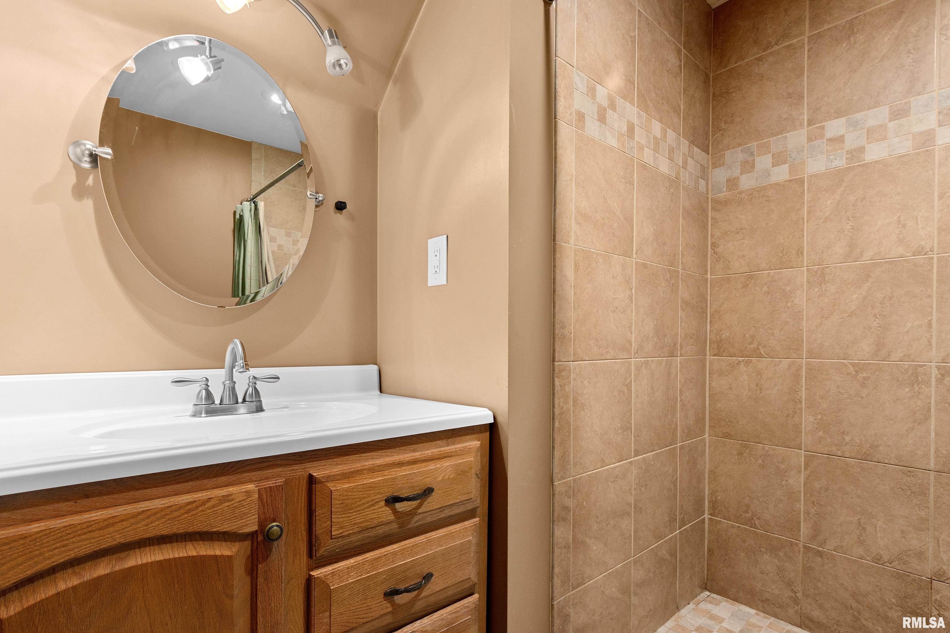 2106 Marigold Drive, Pekin, Illinois image 27