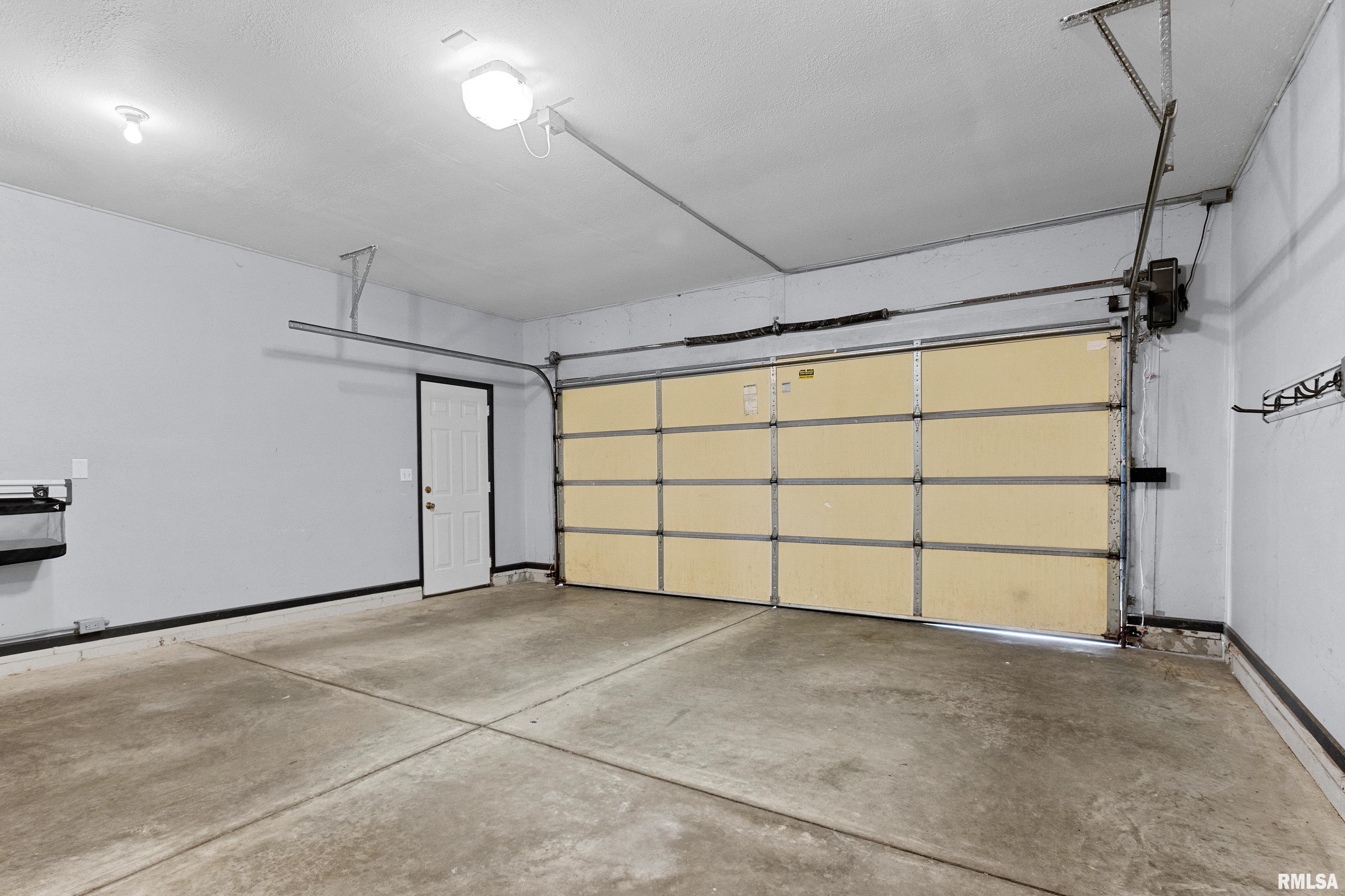 2106 Marigold Drive, Pekin, Illinois image 33